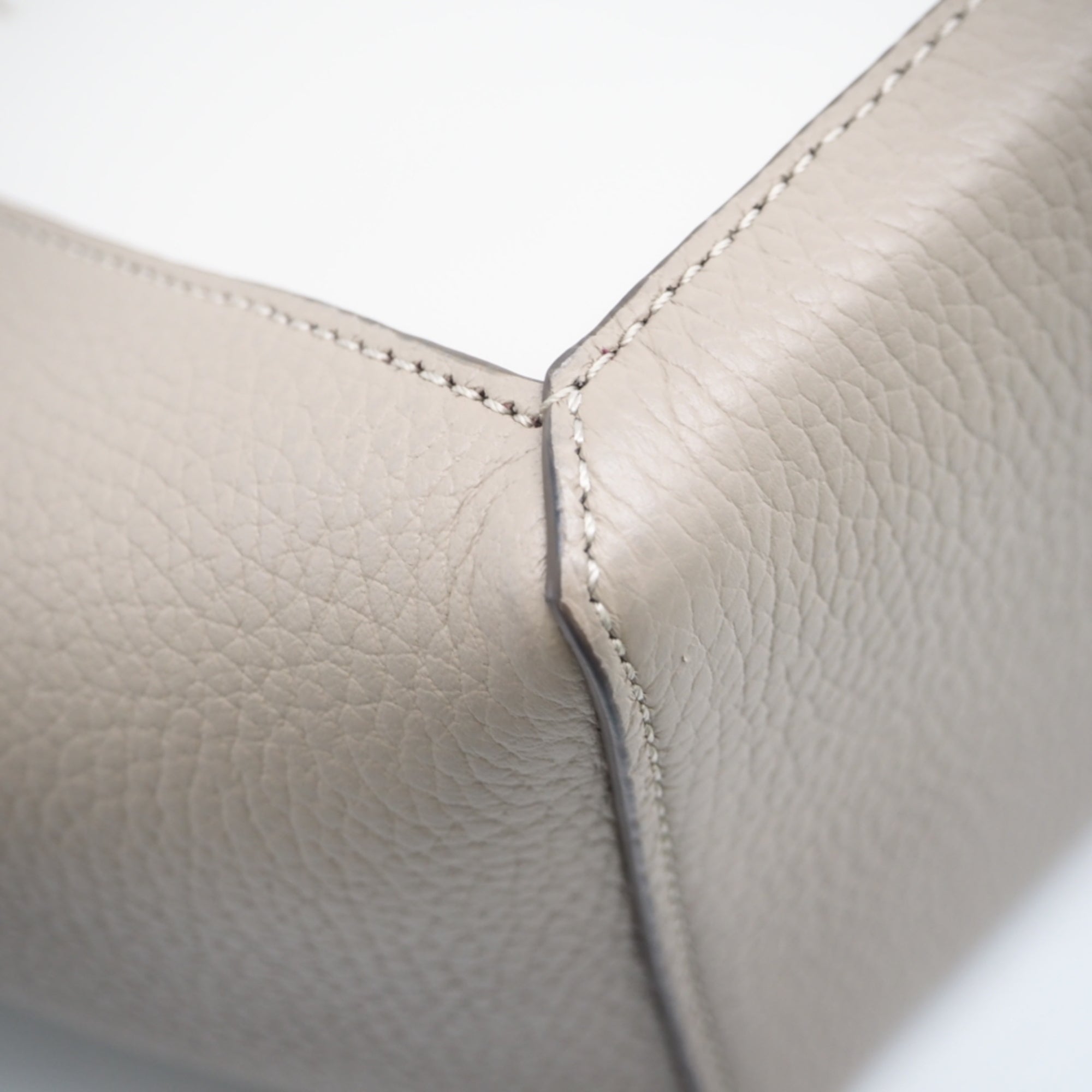 Tod's Beige Blue Leather Handbag (Pre-Owned)