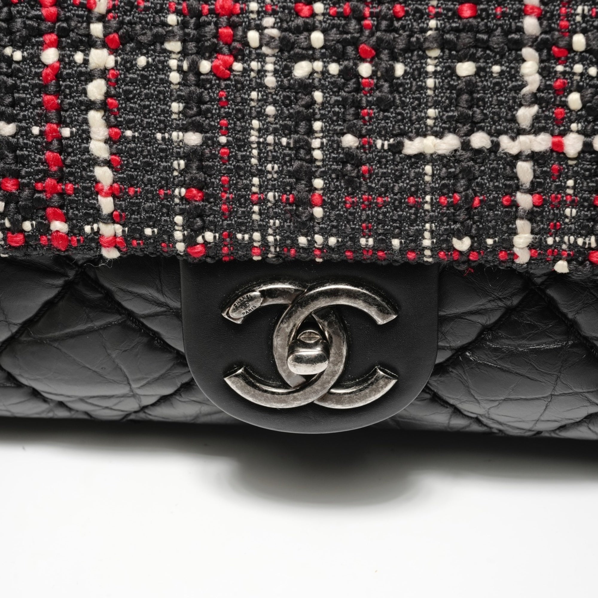 Chanel Matelasse Black Tweed Shoulder Bag (Pre-Owned)