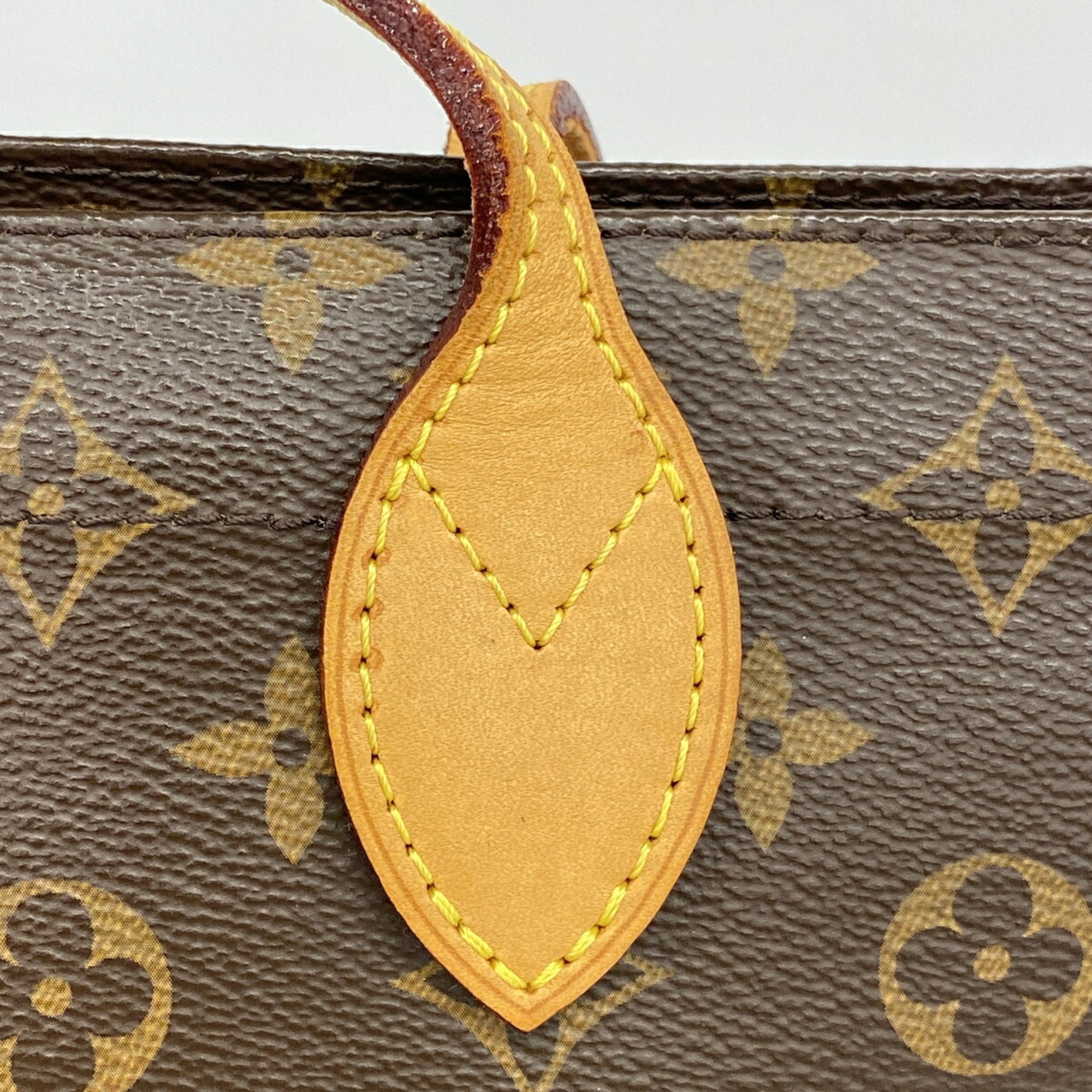 Louis Vuitton Brown Tote Bag (Pre-Owned)