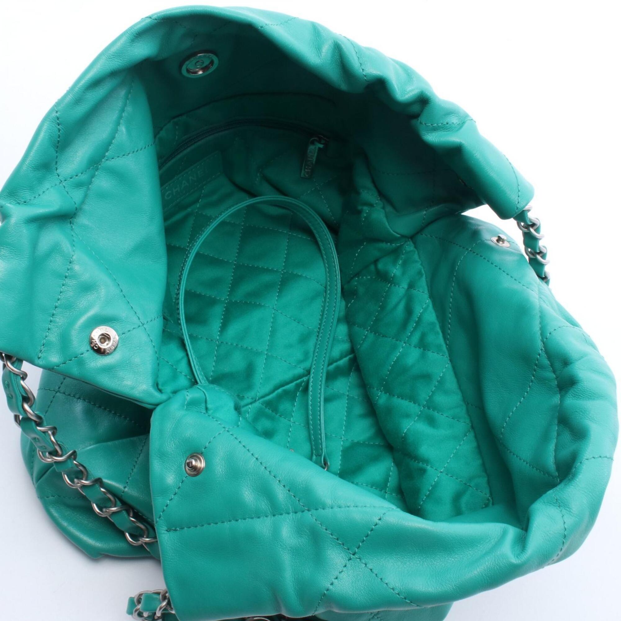 Chanel Green Leather Handbag Pouch Shoulder Bag (Pre-Owned)