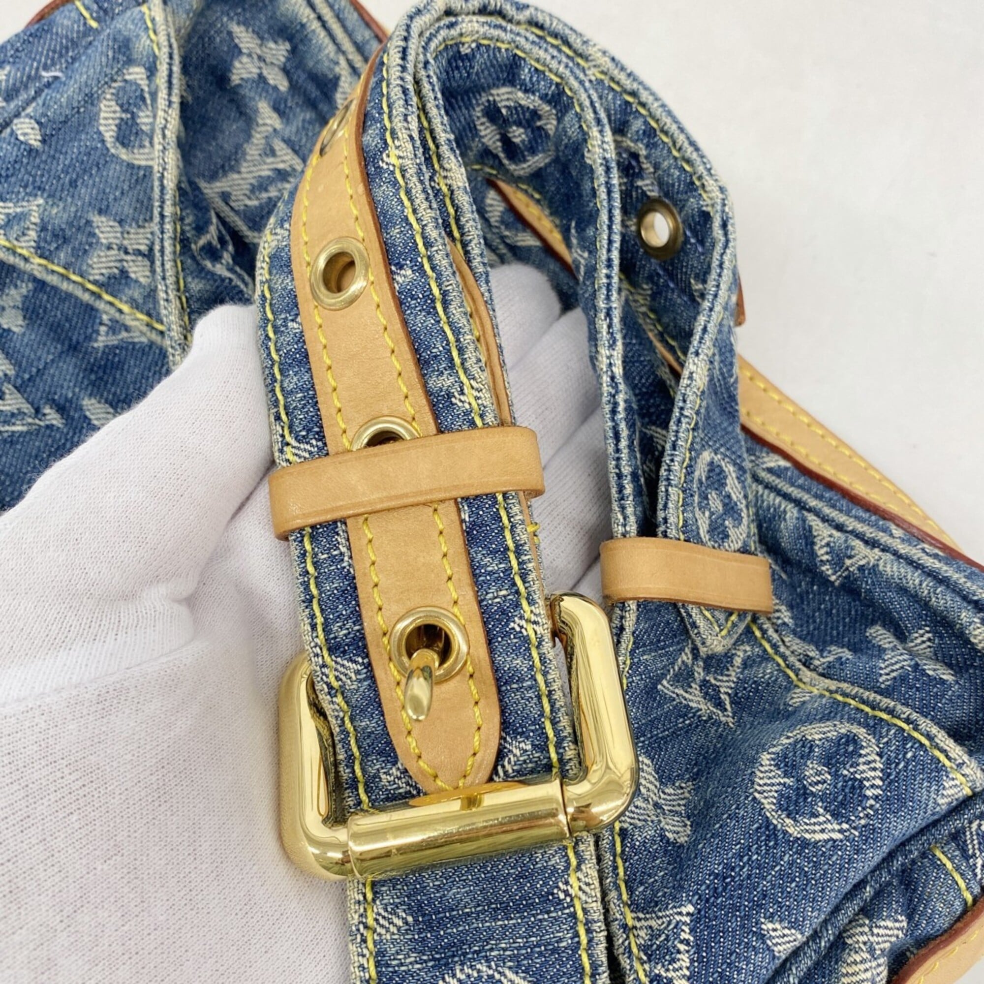 Louis Vuitton Blue Sling Bag (Pre-Owned)