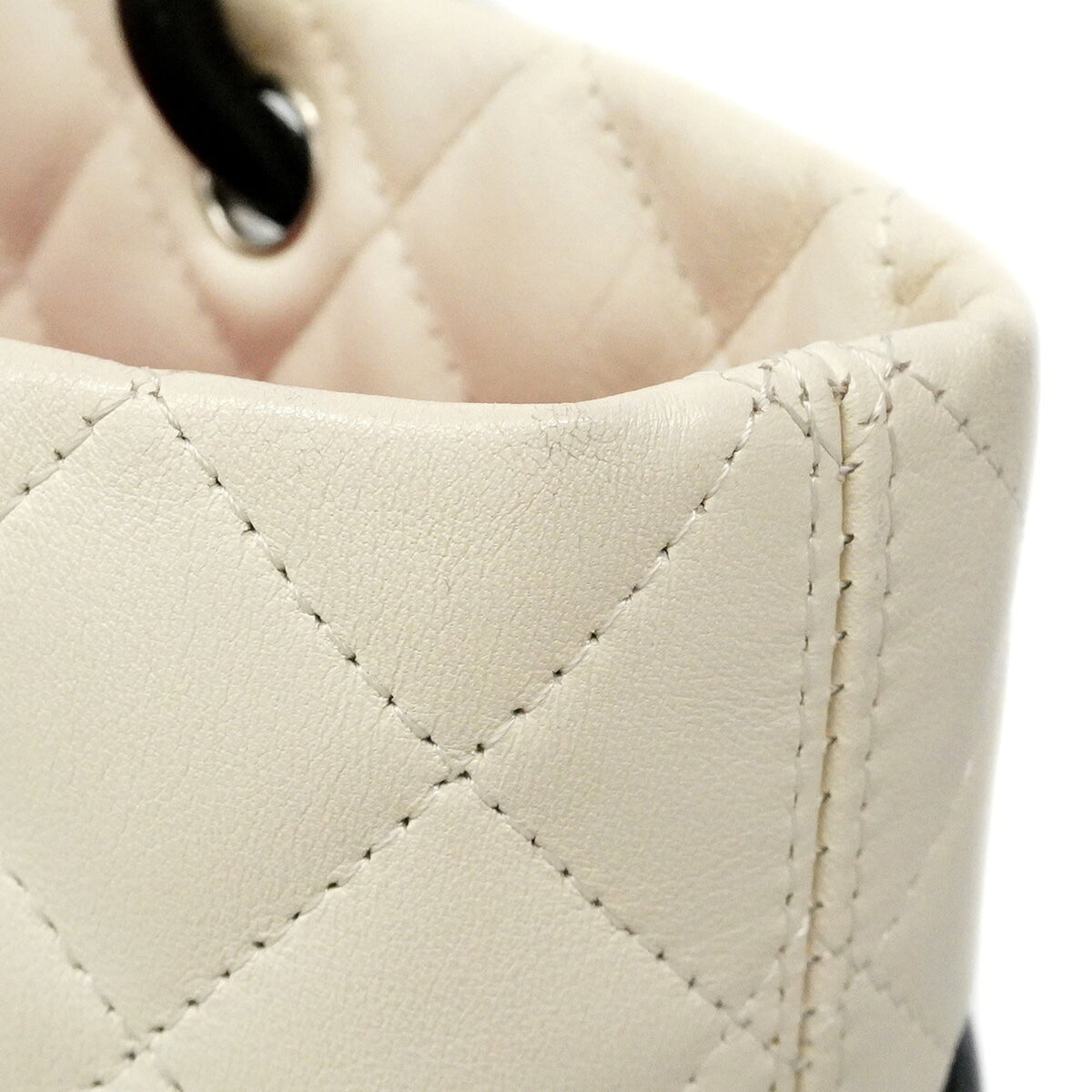 Chanel White Leather Tote Bag (Pre-Owned)