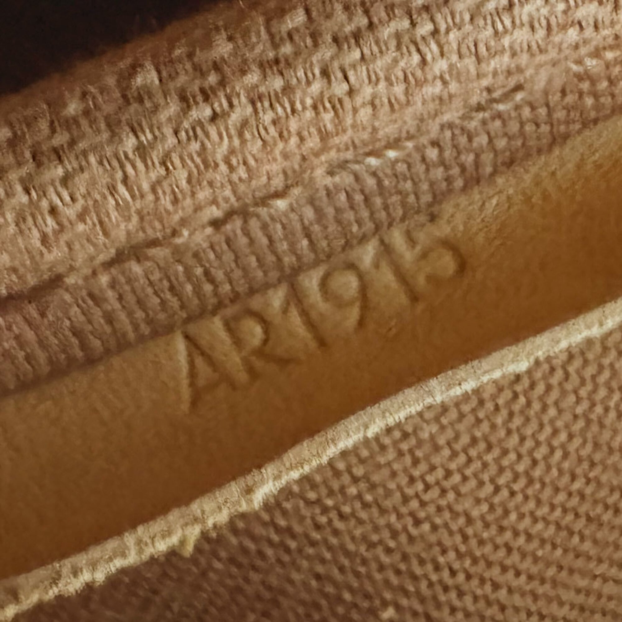 Louis Vuitton Brown Monogram Monogram Shoulder Bag (Pre-Owned)