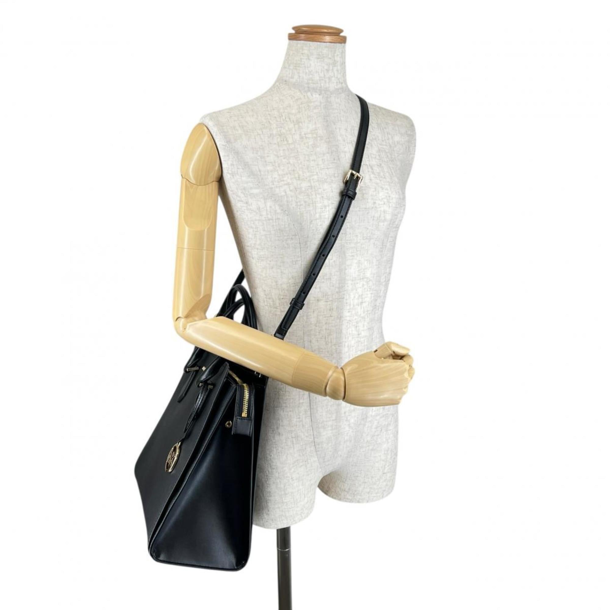 Michael Kors Black Leather Handbag Shoulder Bag (Pre-Owned)