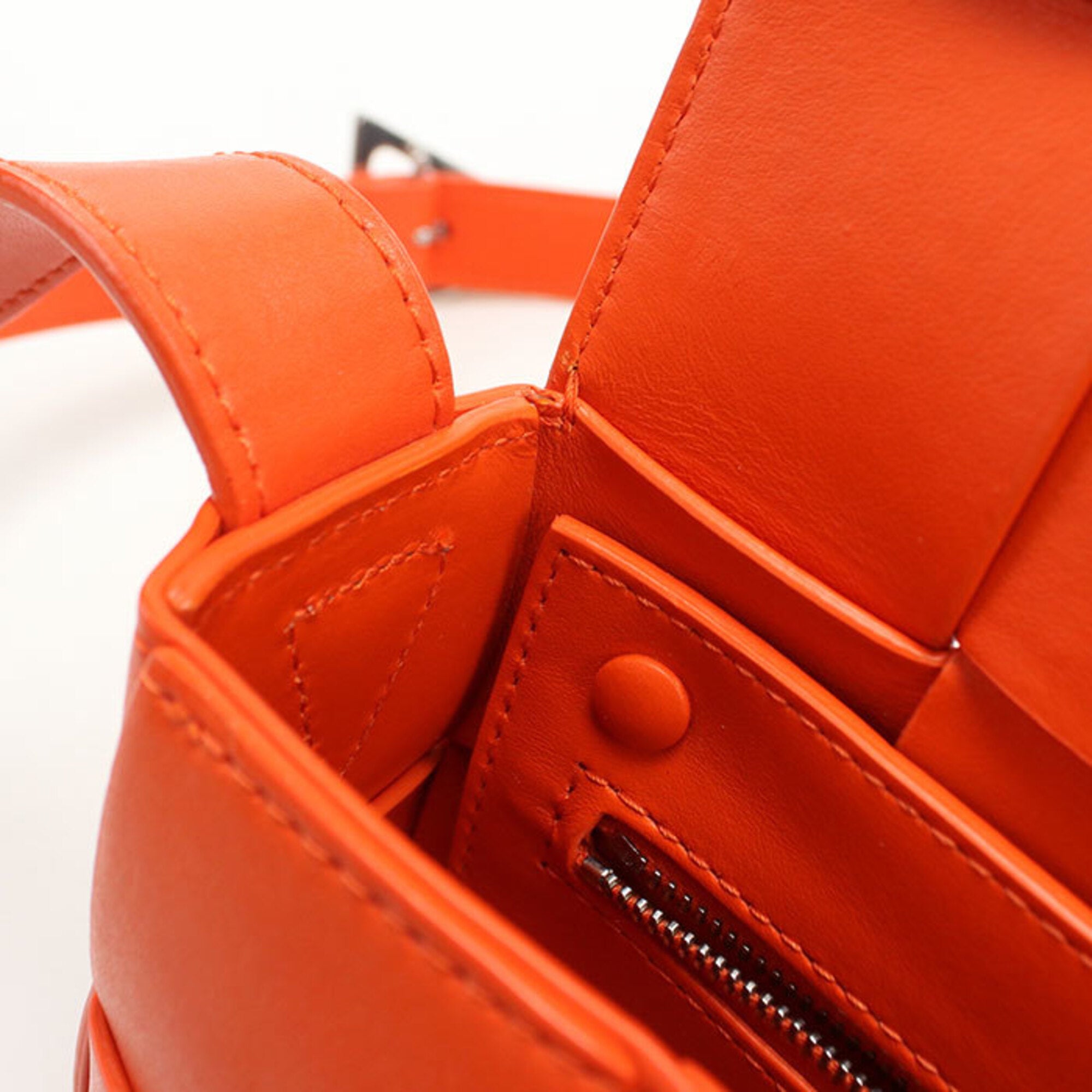 Bottega Veneta Orange Leather Shoulder Bag (Pre-Owned)