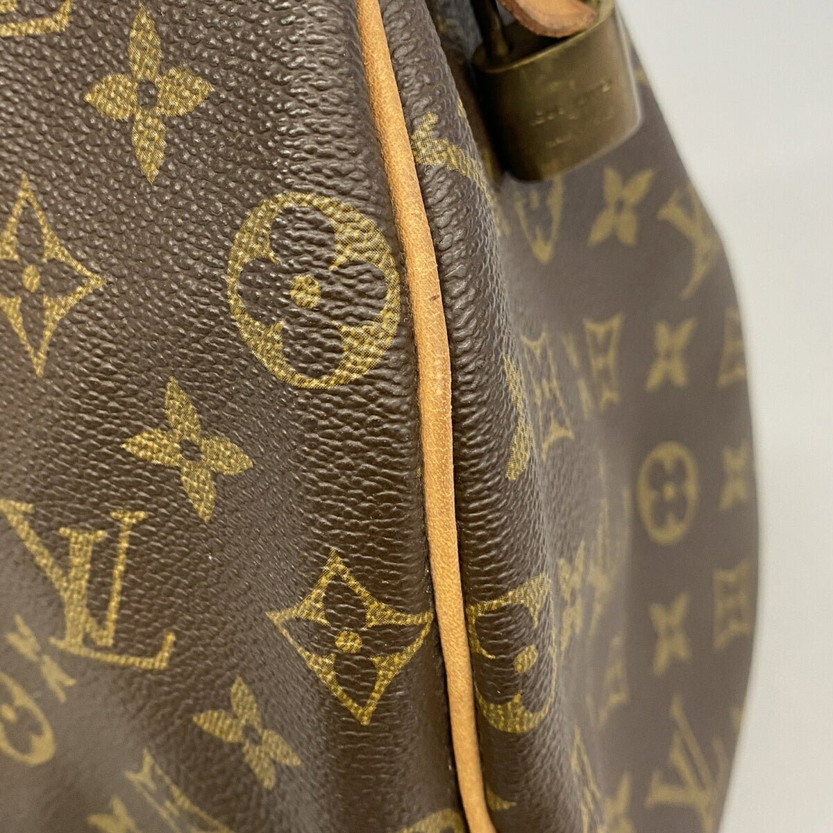 Louis Vuitton Brown Handbag (Pre-Owned)