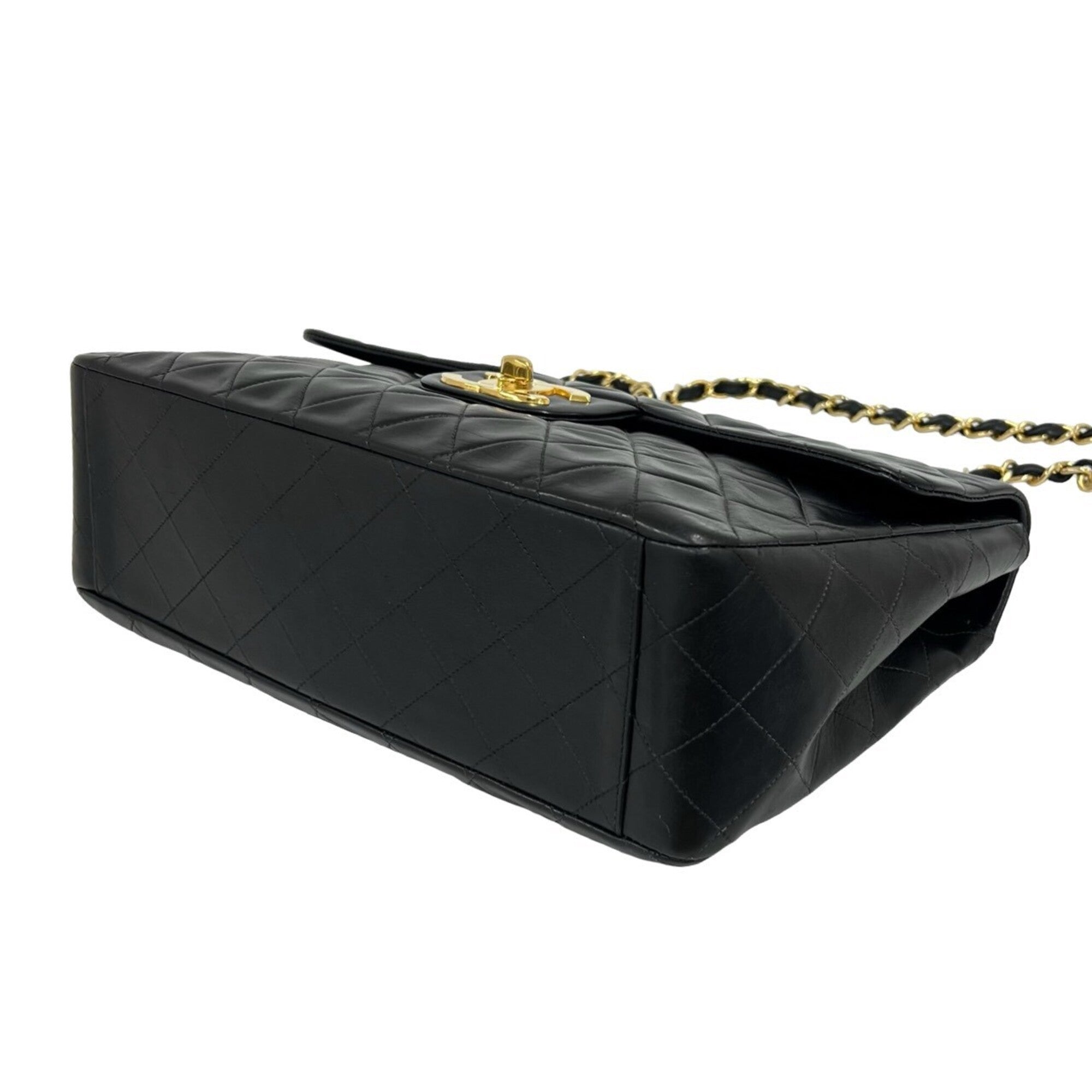 Chanel Black Leather Shoulder Bag (Pre-Owned)