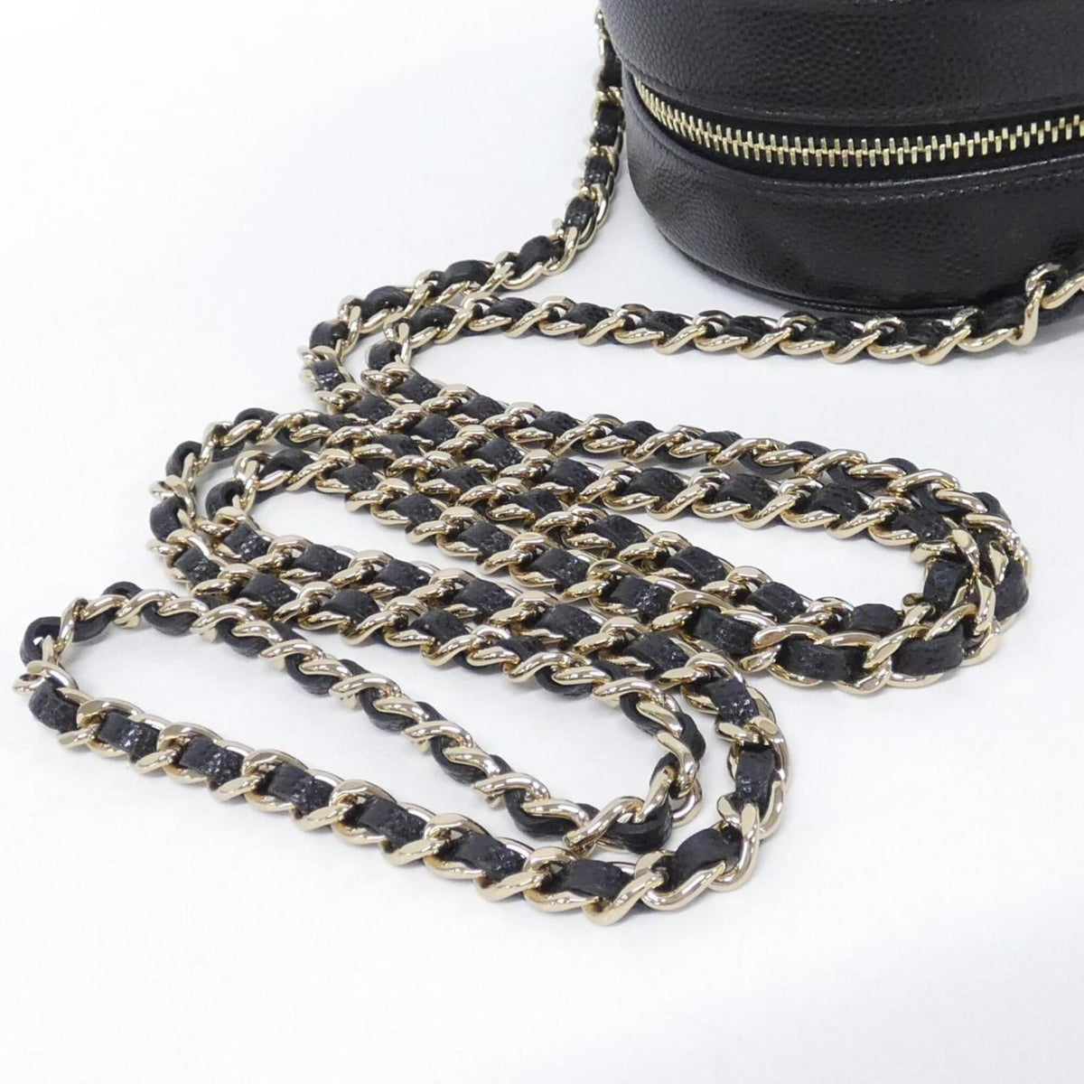 Chanel Black Grained Calfskin Shoulder Bag (Pre-Owned)