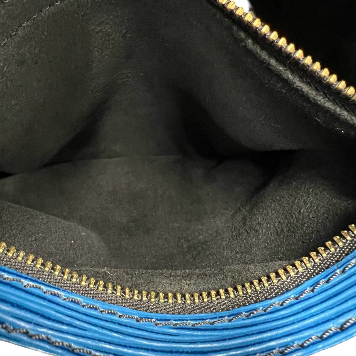 Louis Vuitton Blue Leather Shoulder Bag (Pre-Owned)
