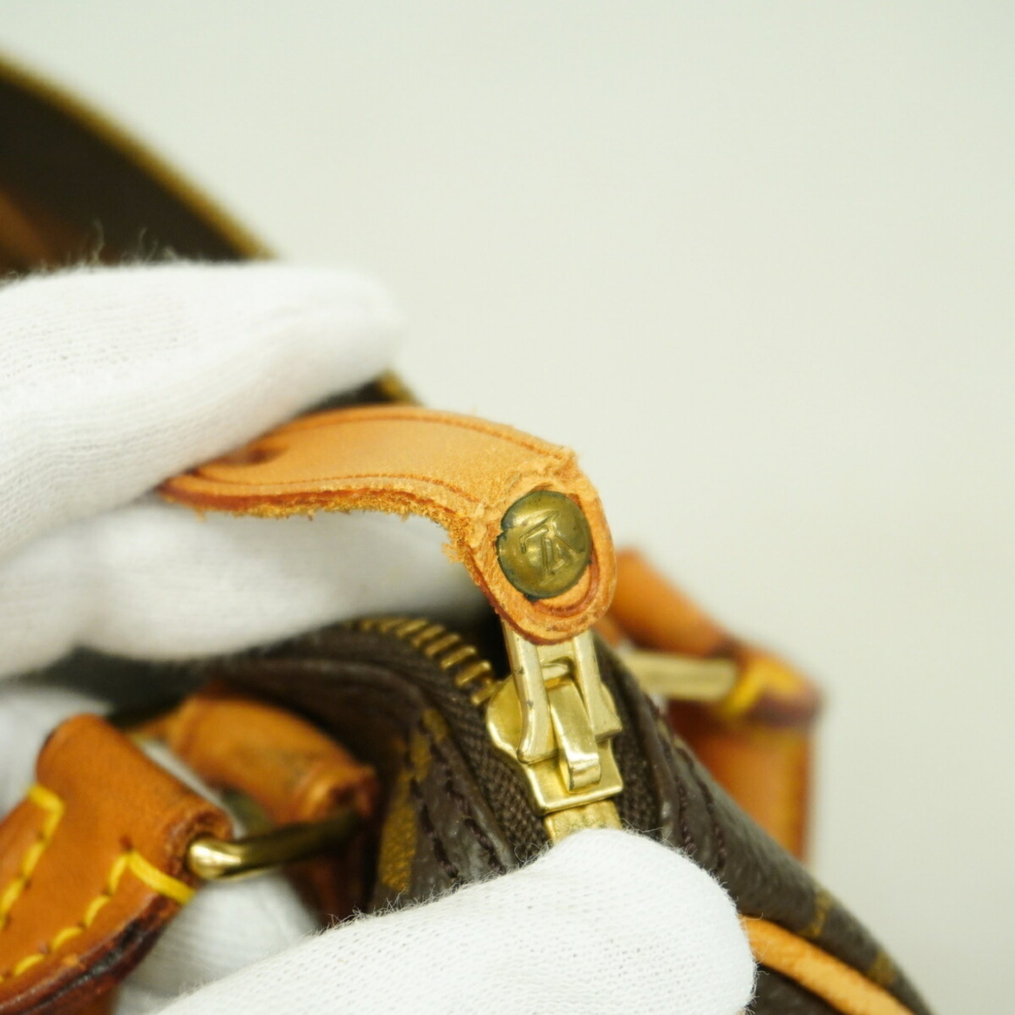 Louis Vuitton Brown Handbag (Pre-Owned)