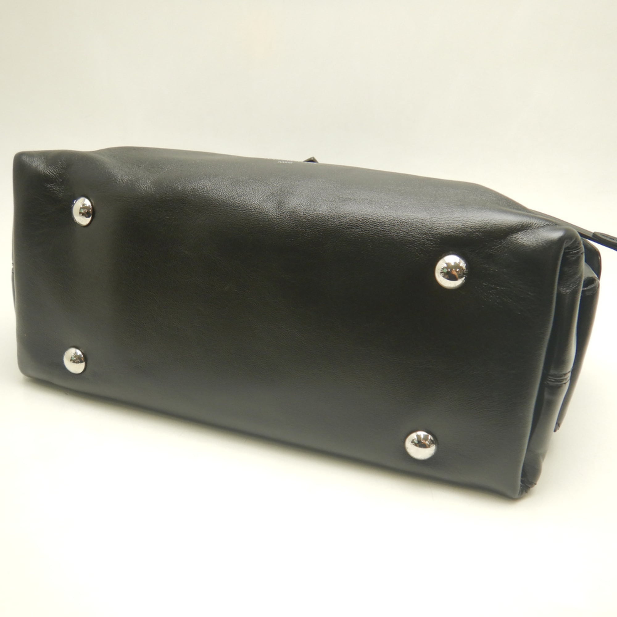 Louis Vuitton Noir Leather Shoulder Bag (Pre-Owned)
