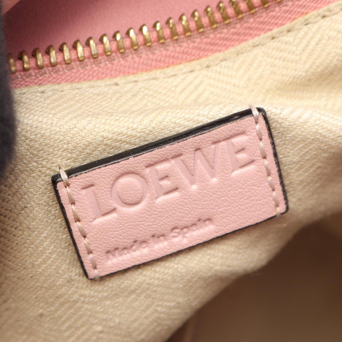 Loewe Pink Leather Handbag (Pre-Owned)