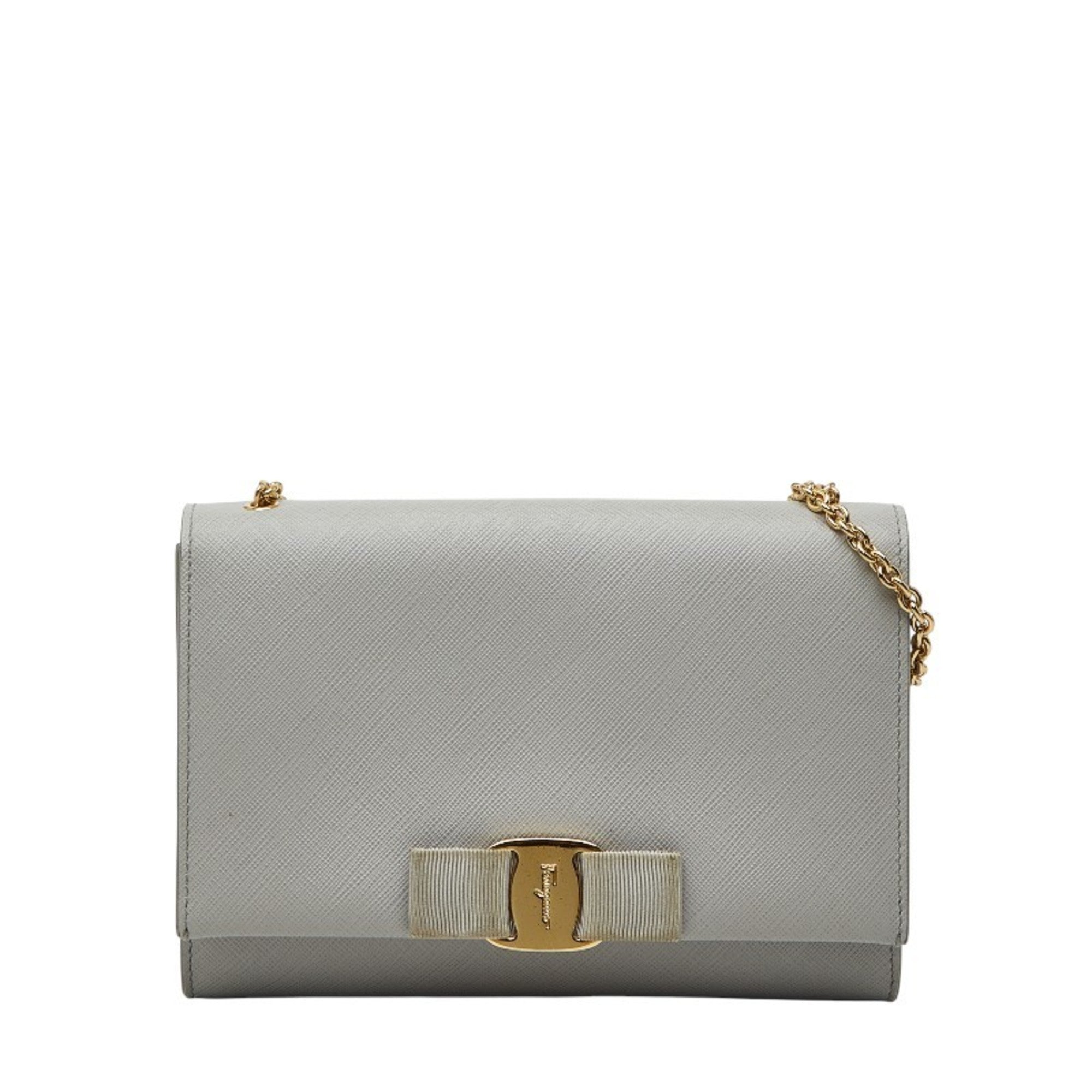 Salvatore Ferragamo Gray Leather Shoulder Bag (Pre-Owned)