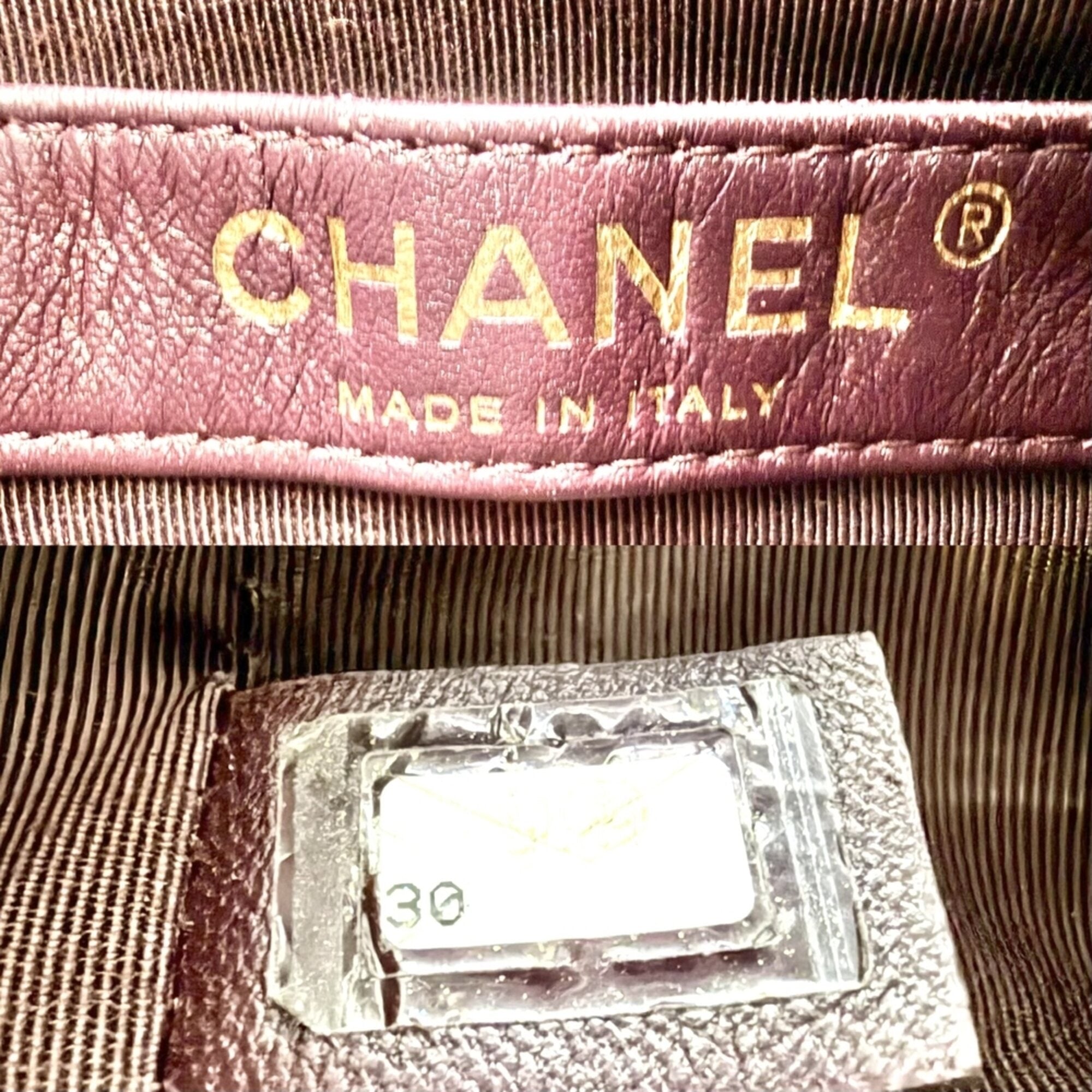 Chanel Black White Leather Shoulder Bag (Pre-Owned)