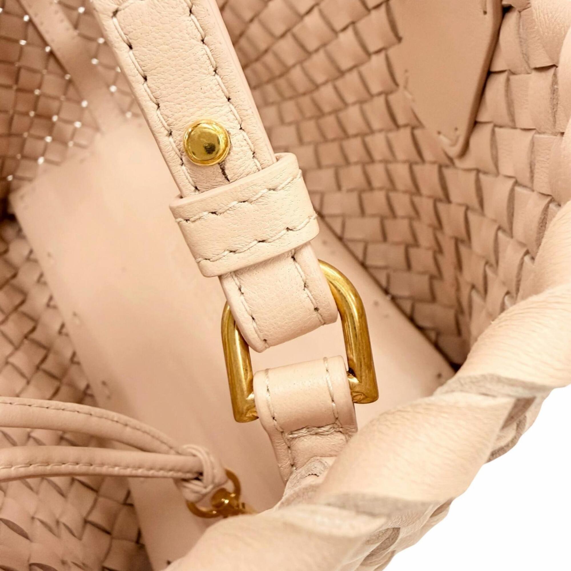 Bottega Veneta Pink Leather Pouch Shoulder Bag (Pre-Owned)