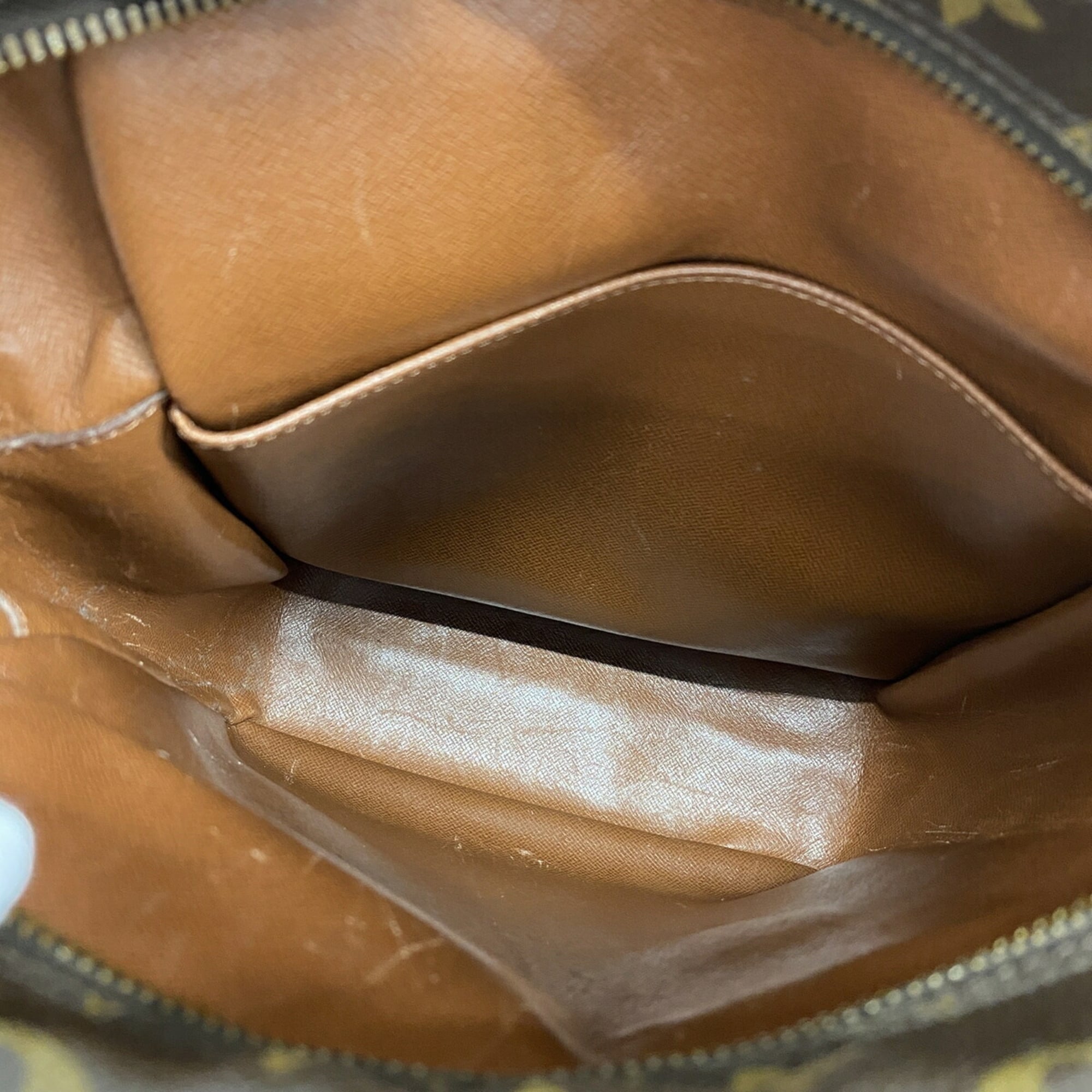 Louis Vuitton Brown Shoulder Bag (Pre-Owned)