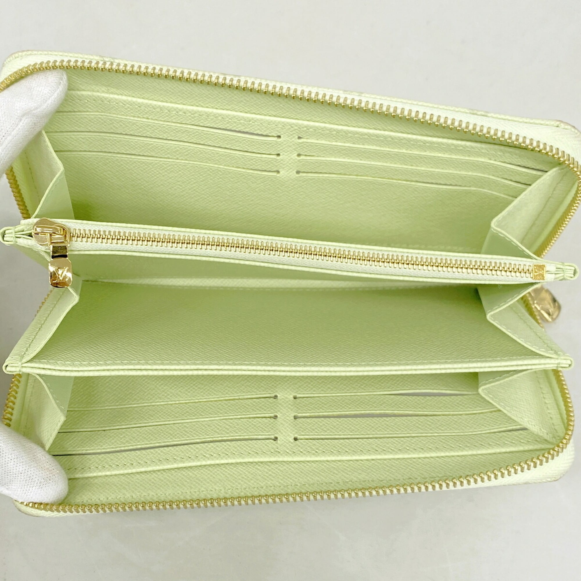 Louis Vuitton Green Long Wallet (Bi-Fold) (Pre-Owned)