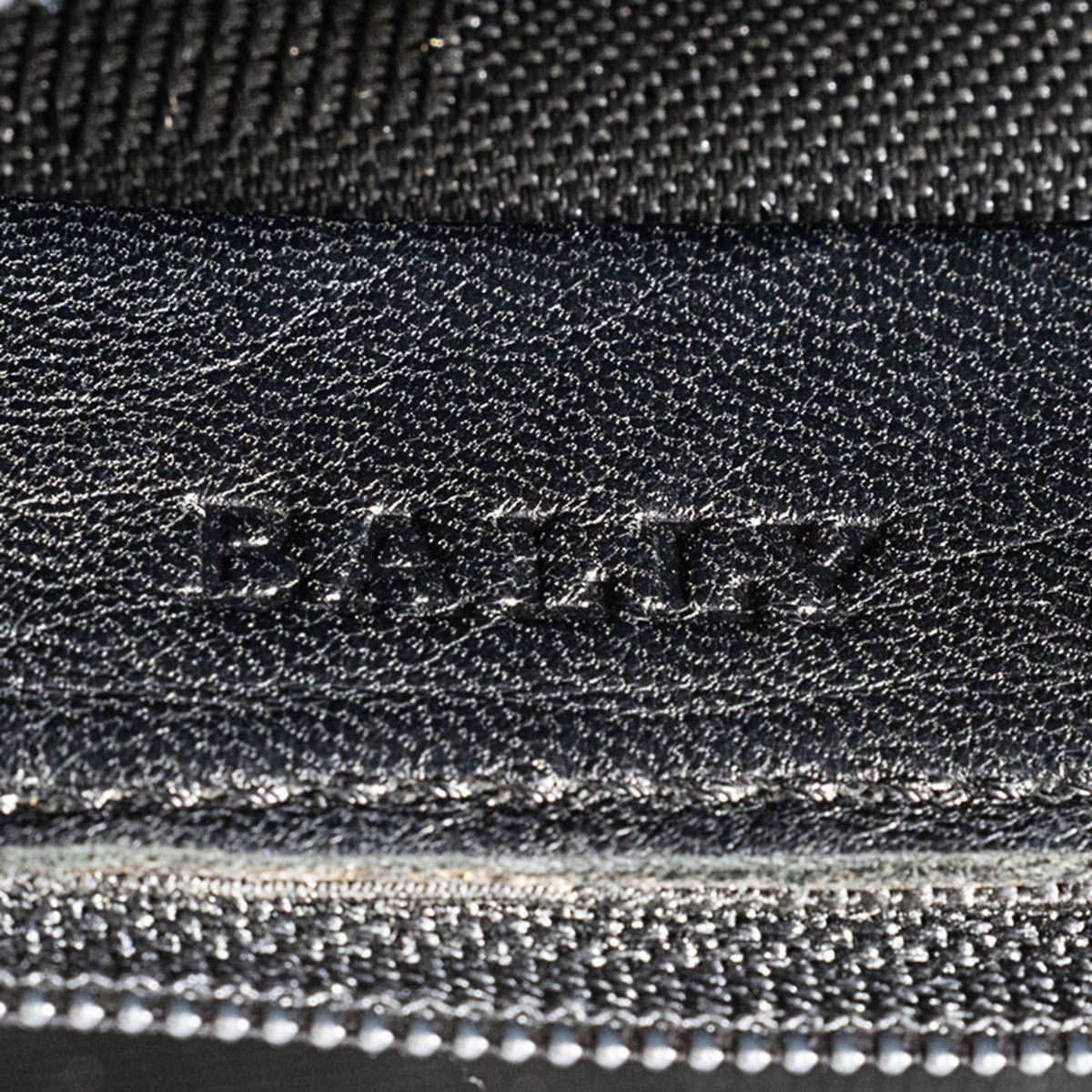 Bally Black Leather Handbag (Pre-Owned)