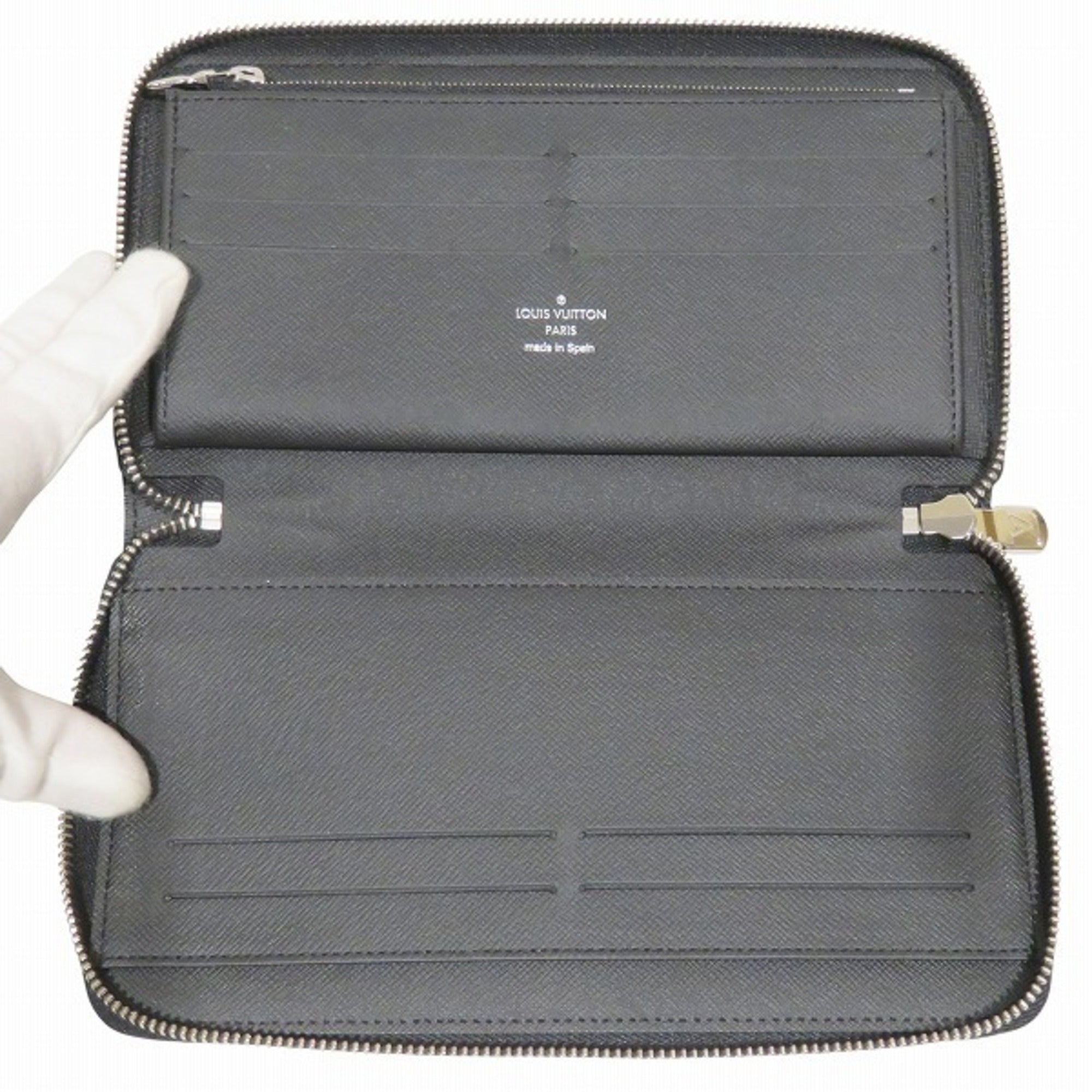 Louis Vuitton Black Long Wallet (Bi-Fold) (Pre-Owned)
