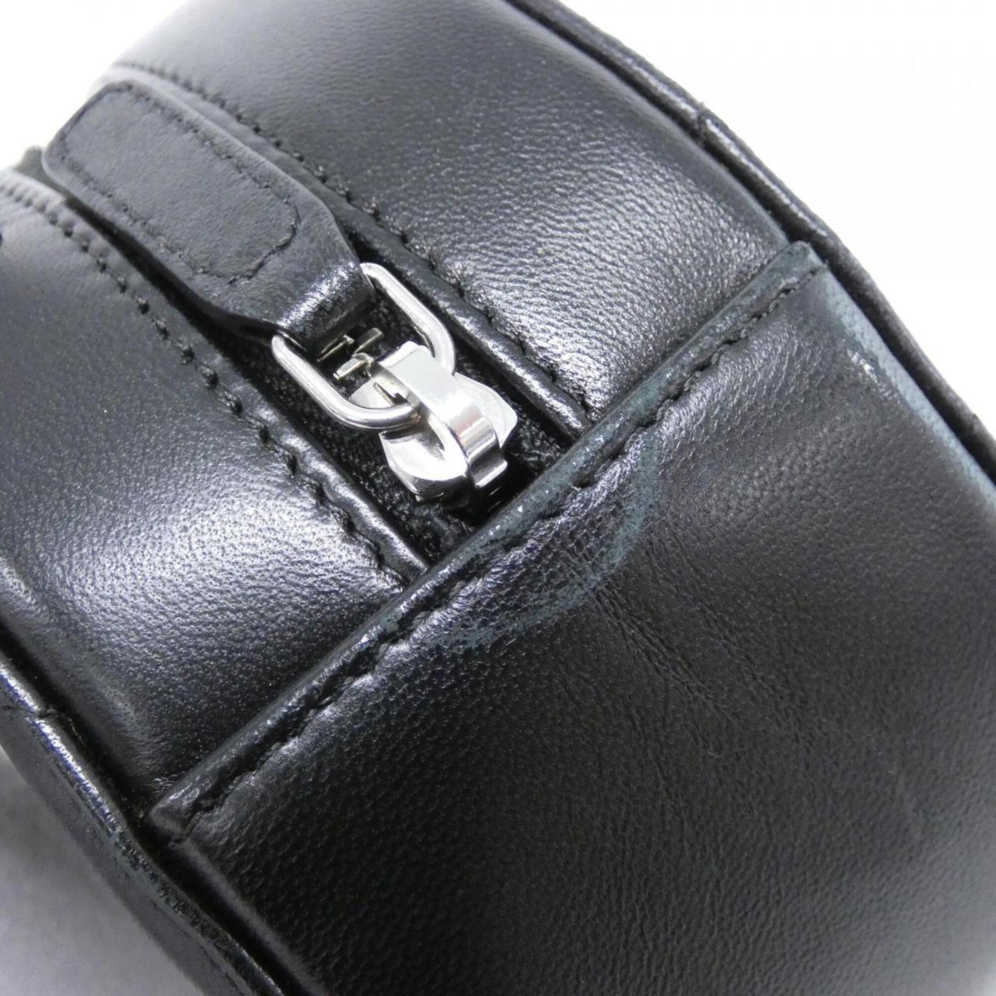 Chanel Black Leather Shoulder Bag (Pre-Owned)