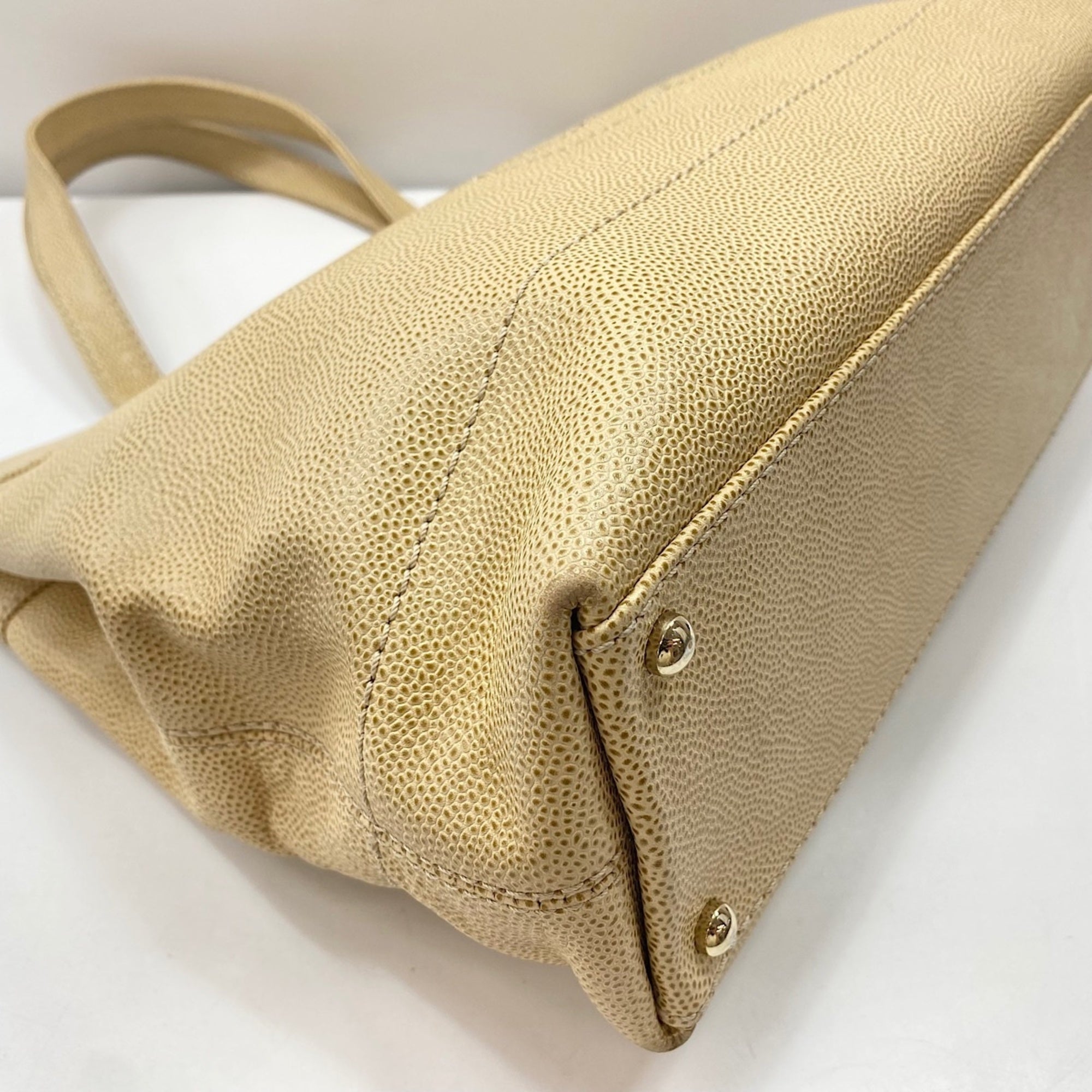 Chanel Beige Tote Bag (Pre-Owned)