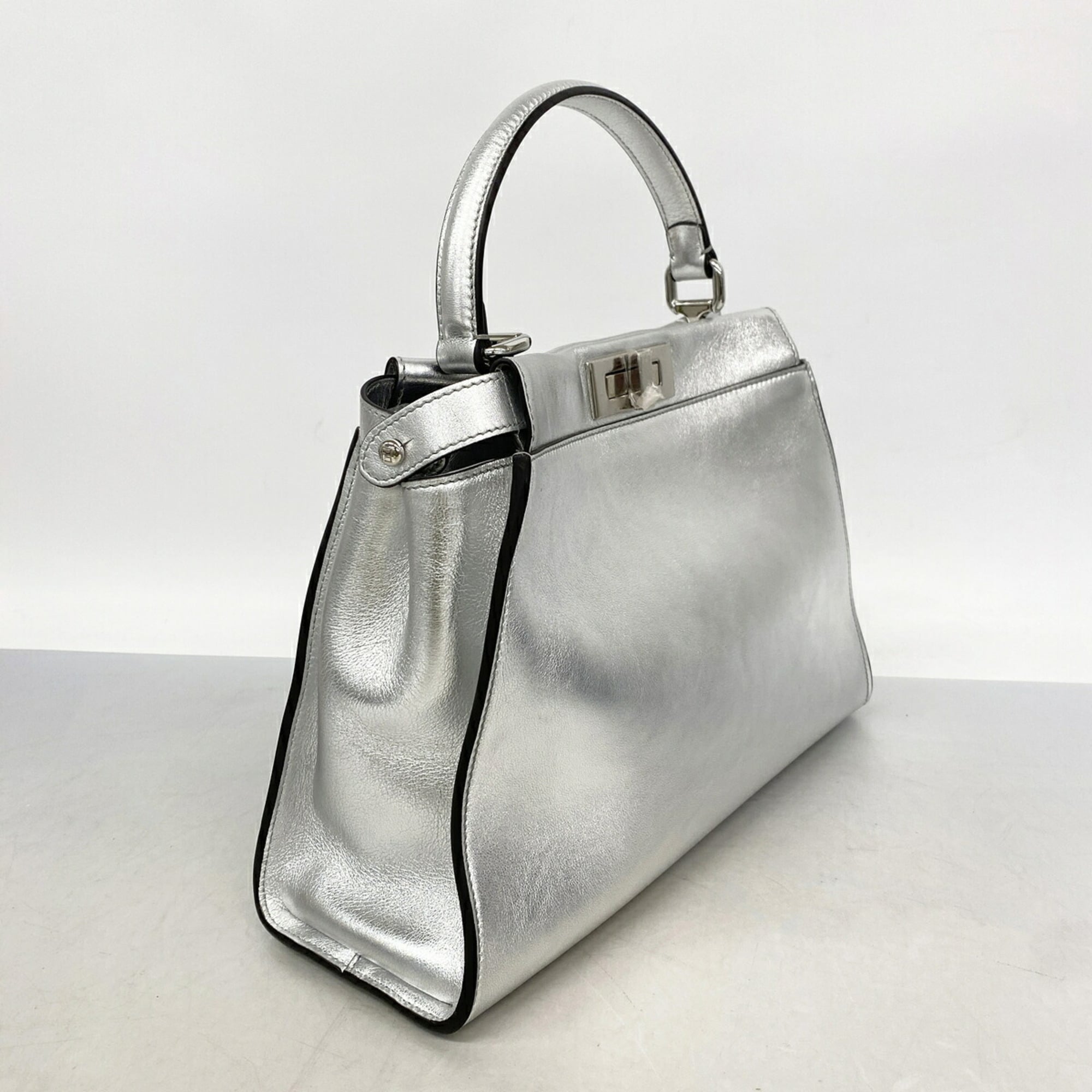 Fendi Silver Leather Handbag (Pre-Owned)