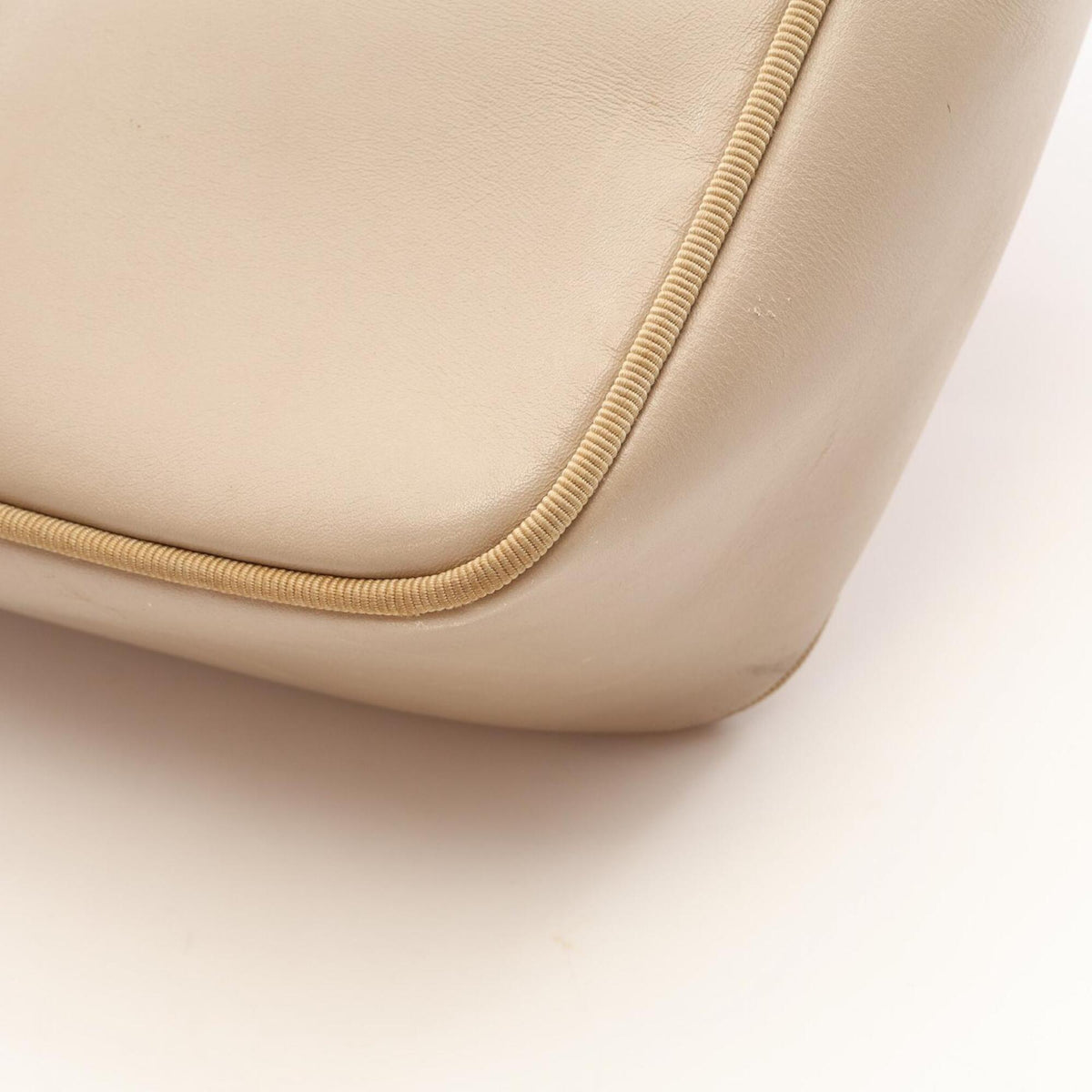 Salvatore Ferragamo Beige Leather Handbag Shoulder Bag (Pre-Owned)
