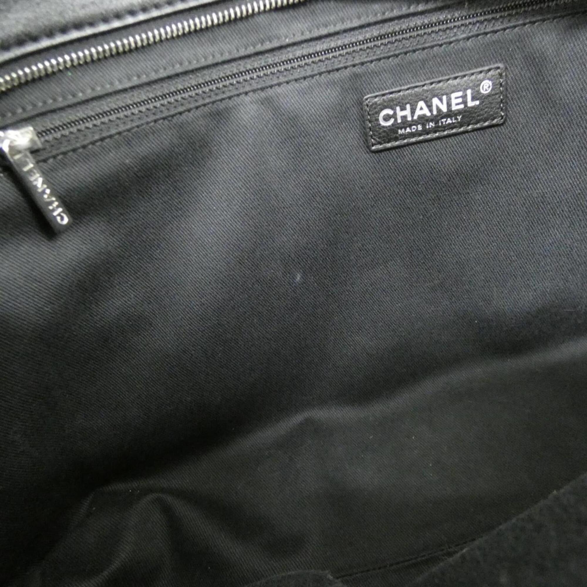 Chanel Black Leather Shoulder Bag (Pre-Owned)
