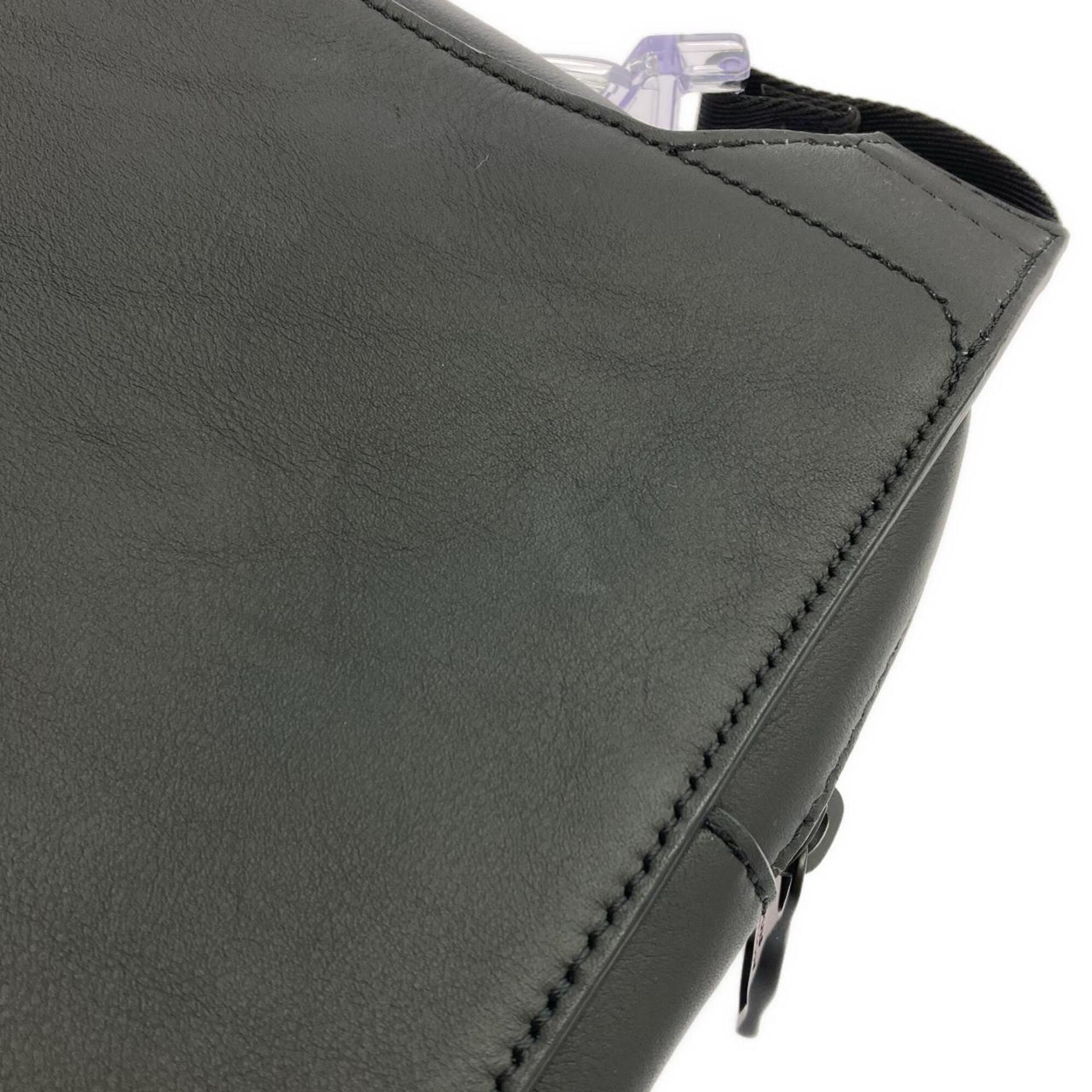 Louis Vuitton Black Leather Shoulder Bag (Pre-Owned)