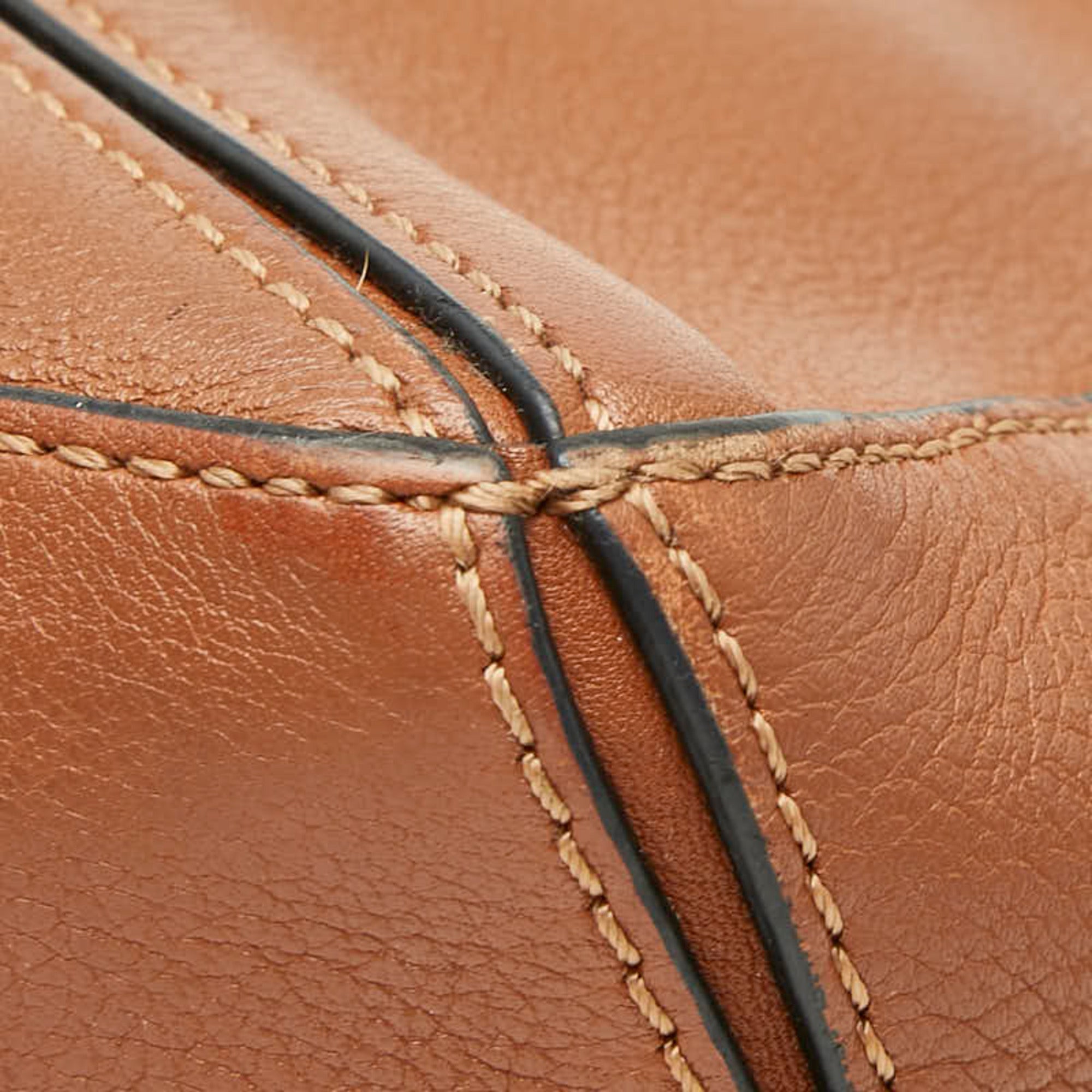 Loewe Brown Leather Handbag Shoulder Bag (Pre-Owned)