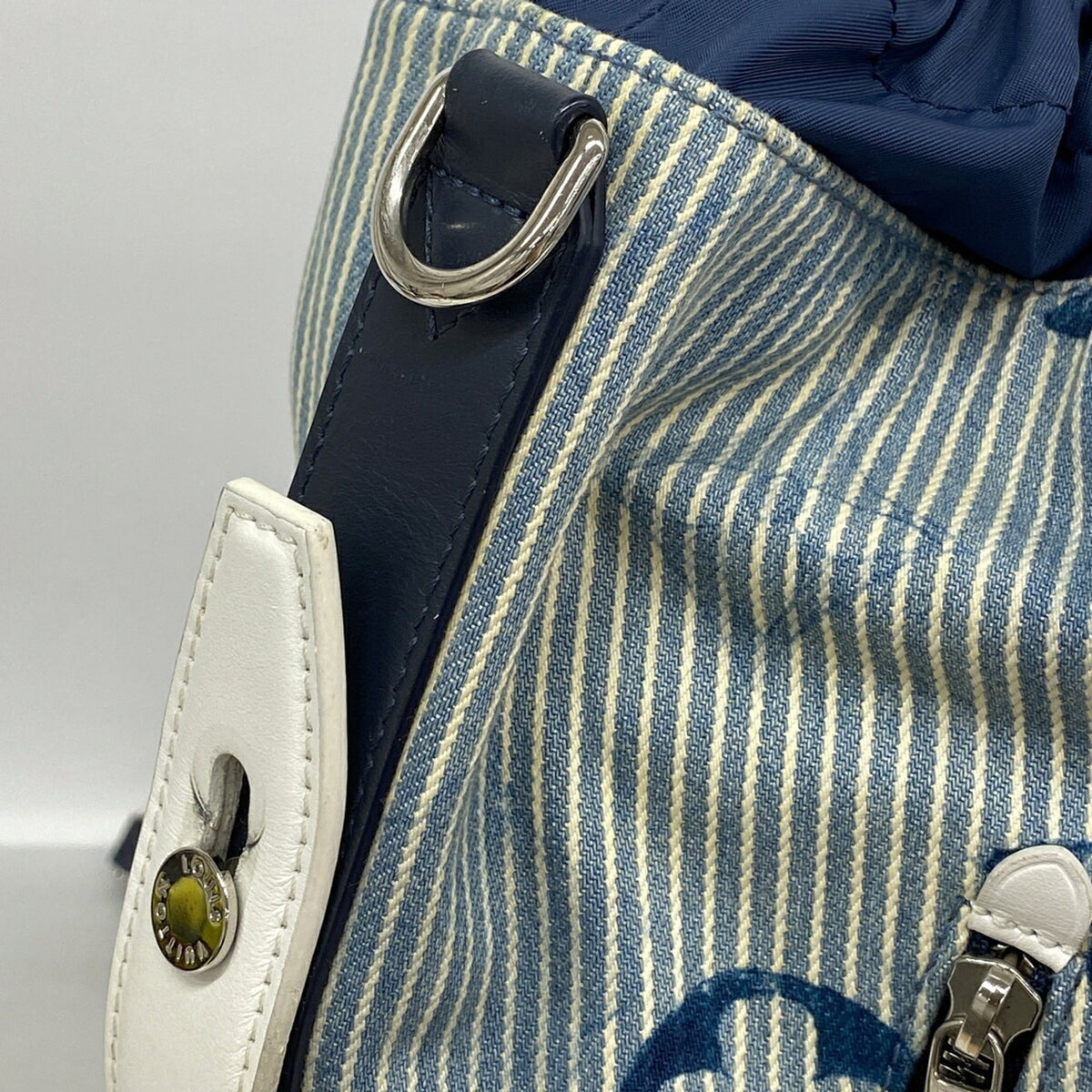 Louis Vuitton Blue Shoulder Bag (Pre-Owned)