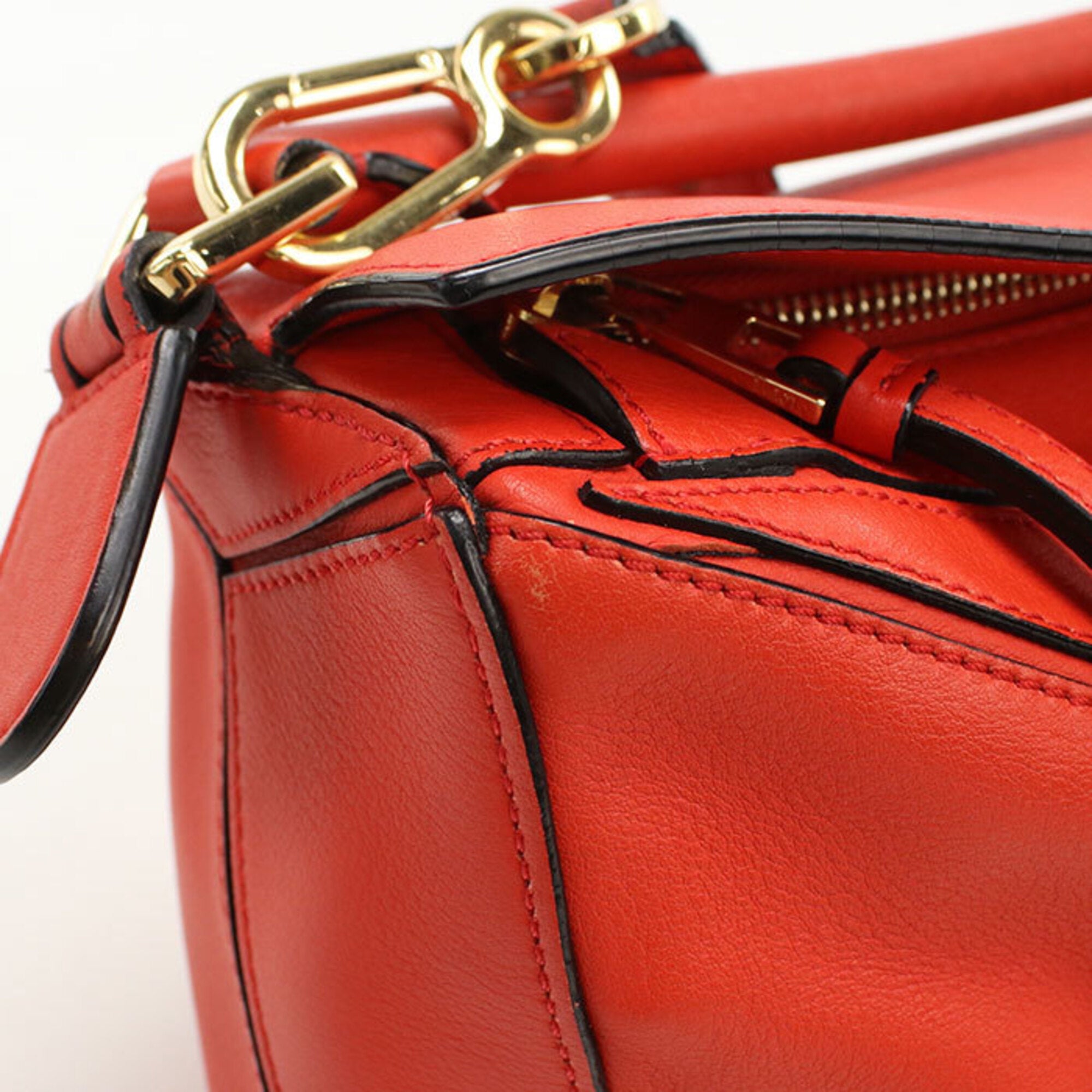 Loewe Red Color Leather Handbag (Pre-Owned)