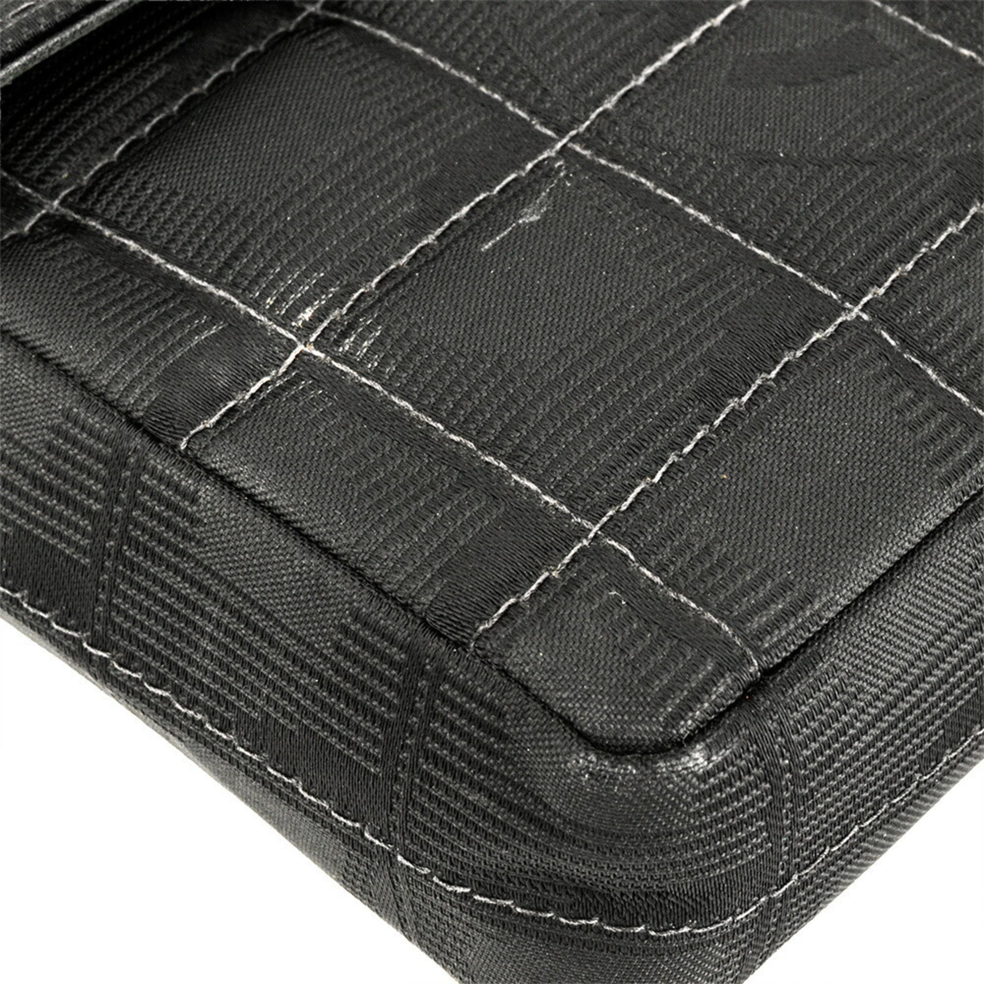 Chanel Black Nylon Shoulder Bag (Pre-Owned)