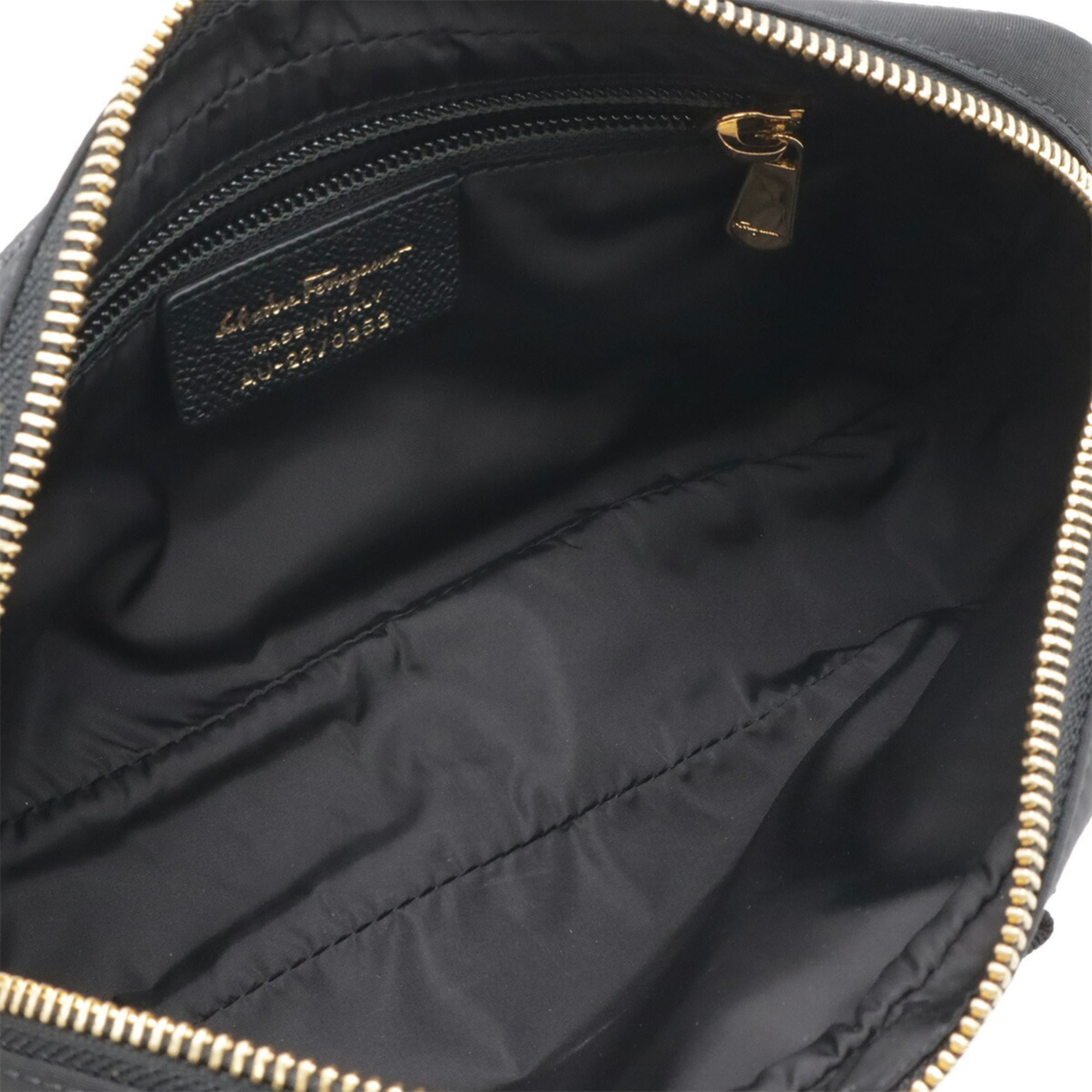 Salvatore Ferragamo Black Nylon Leather Shoulder Bag (Pre-Owned)