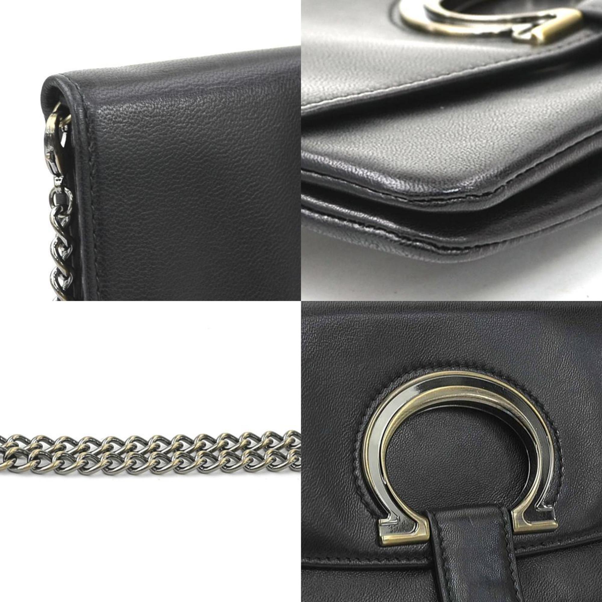 Salvatore Ferragamo Black Leather Shoulder Bag (Pre-Owned)