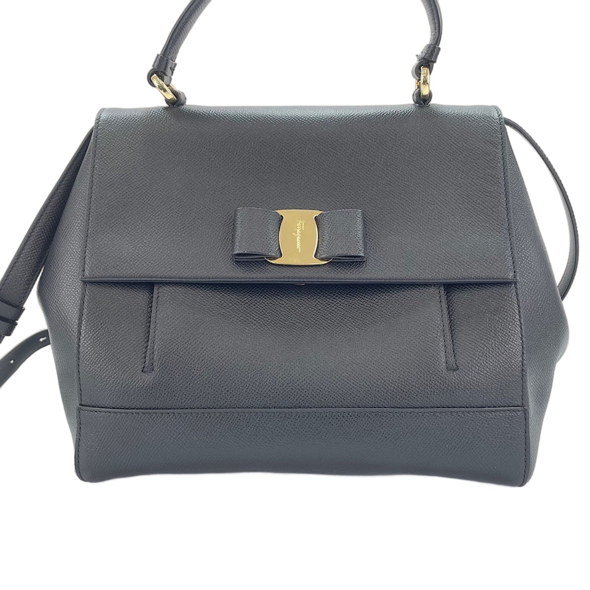 Salvatore Ferragamo Black Handbag (Pre-Owned)