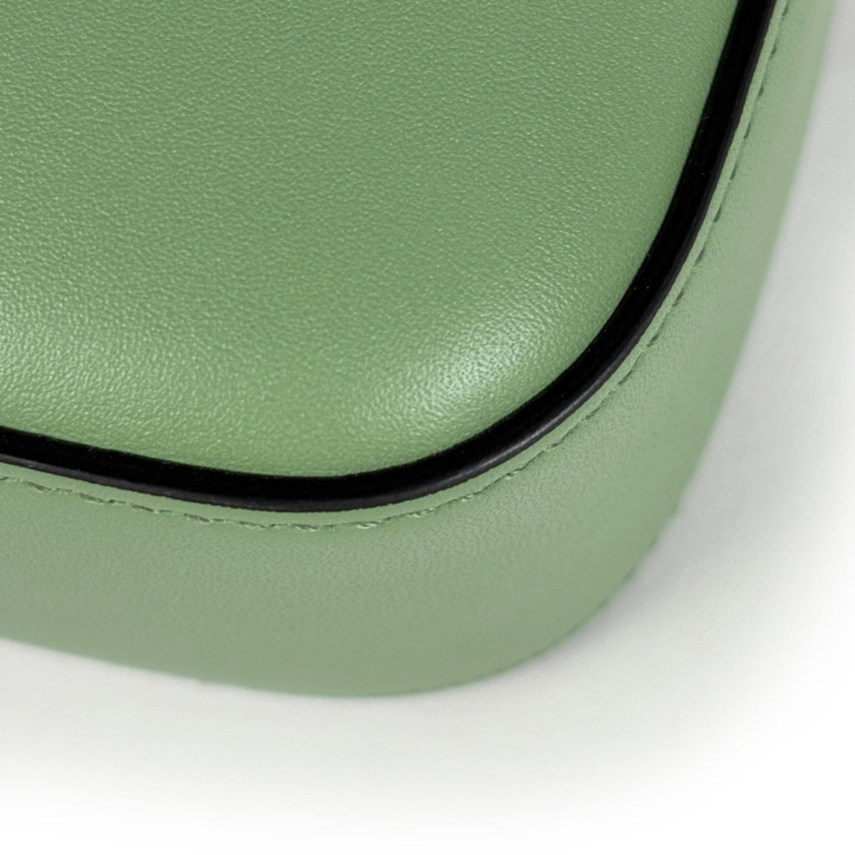 Gucci Light Green Leather Shoulder Bag (Pre-Owned)