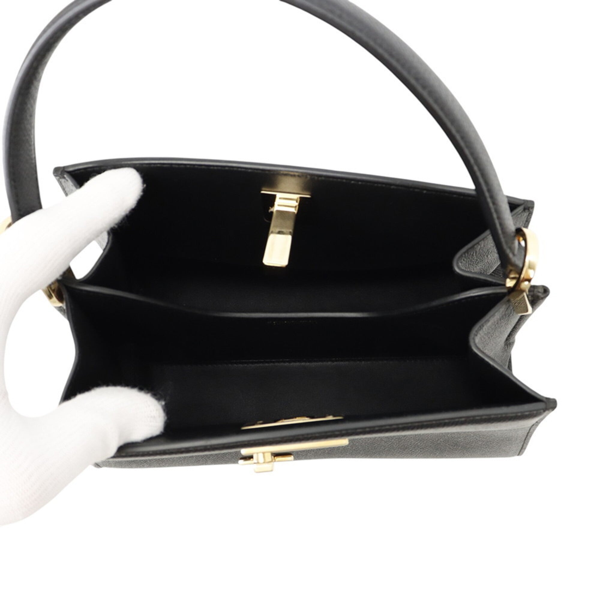 Salvatore Ferragamo Black Leather Handbag (Pre-Owned)