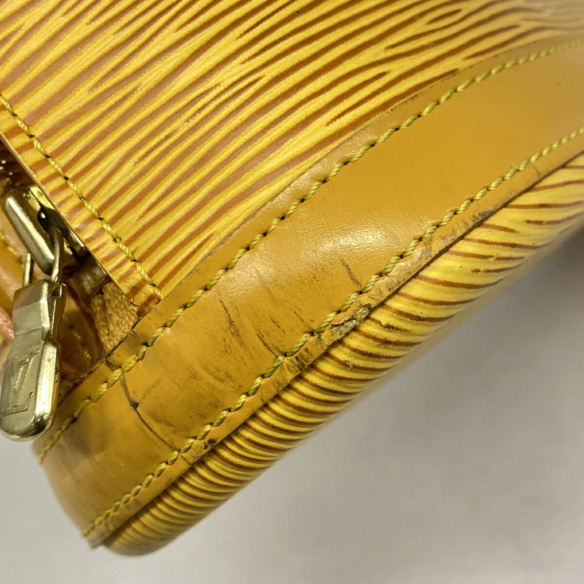 Louis Vuitton Jaune Shoulder Bag (Pre-Owned)