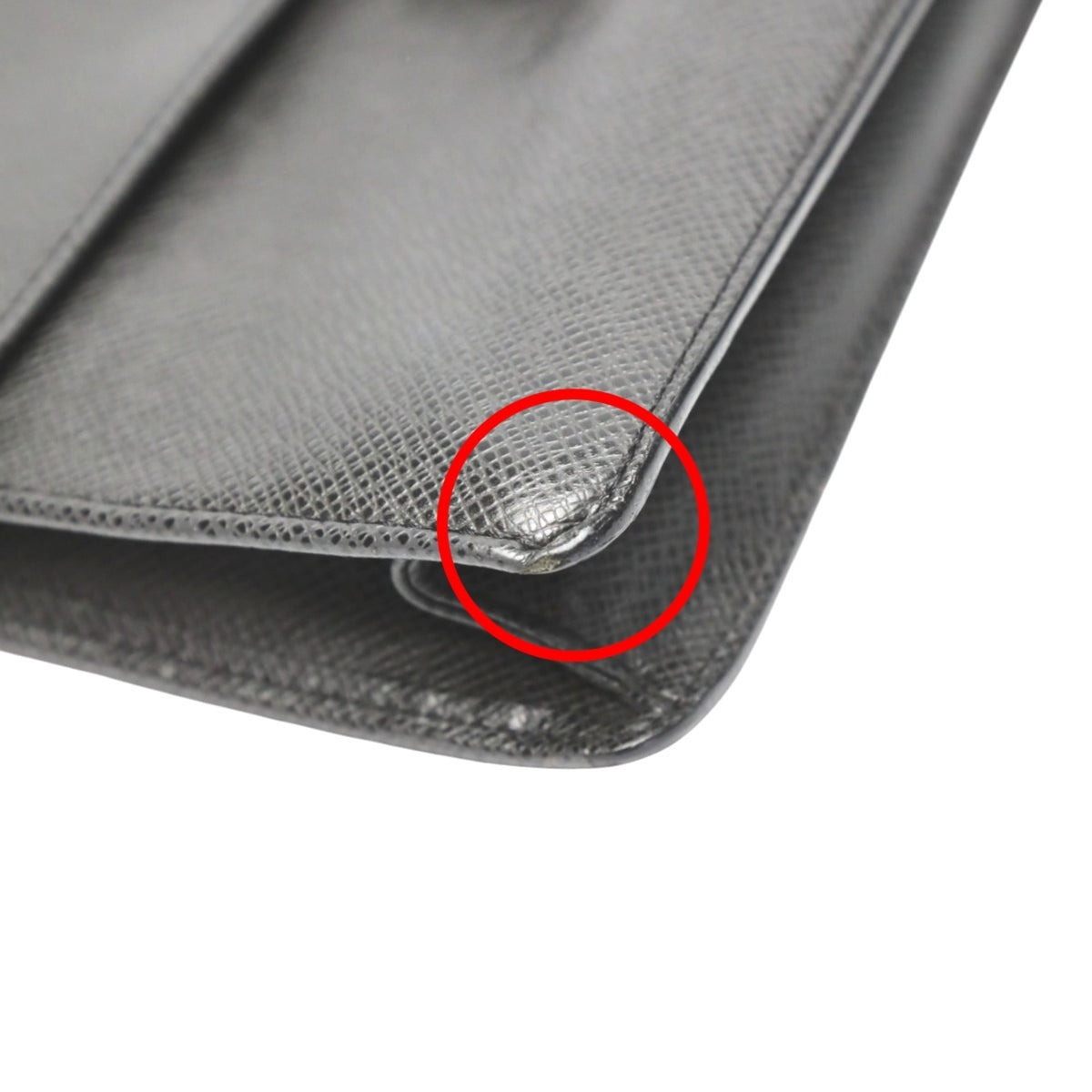 Louis Vuitton Taiga Black Taiga Leather Clutch Bag (Pre-Owned)