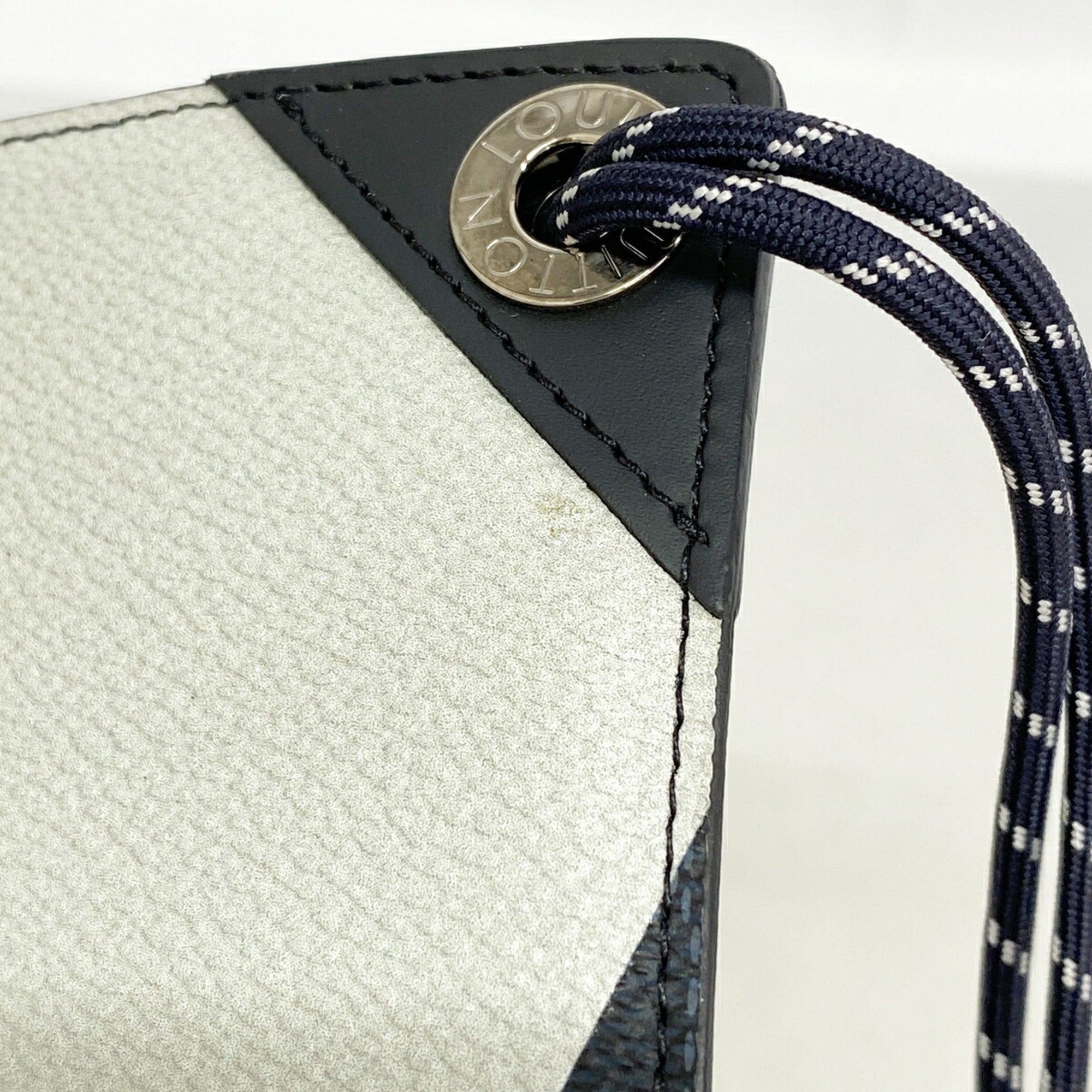 Louis Vuitton Black Pochette (Pre-Owned)