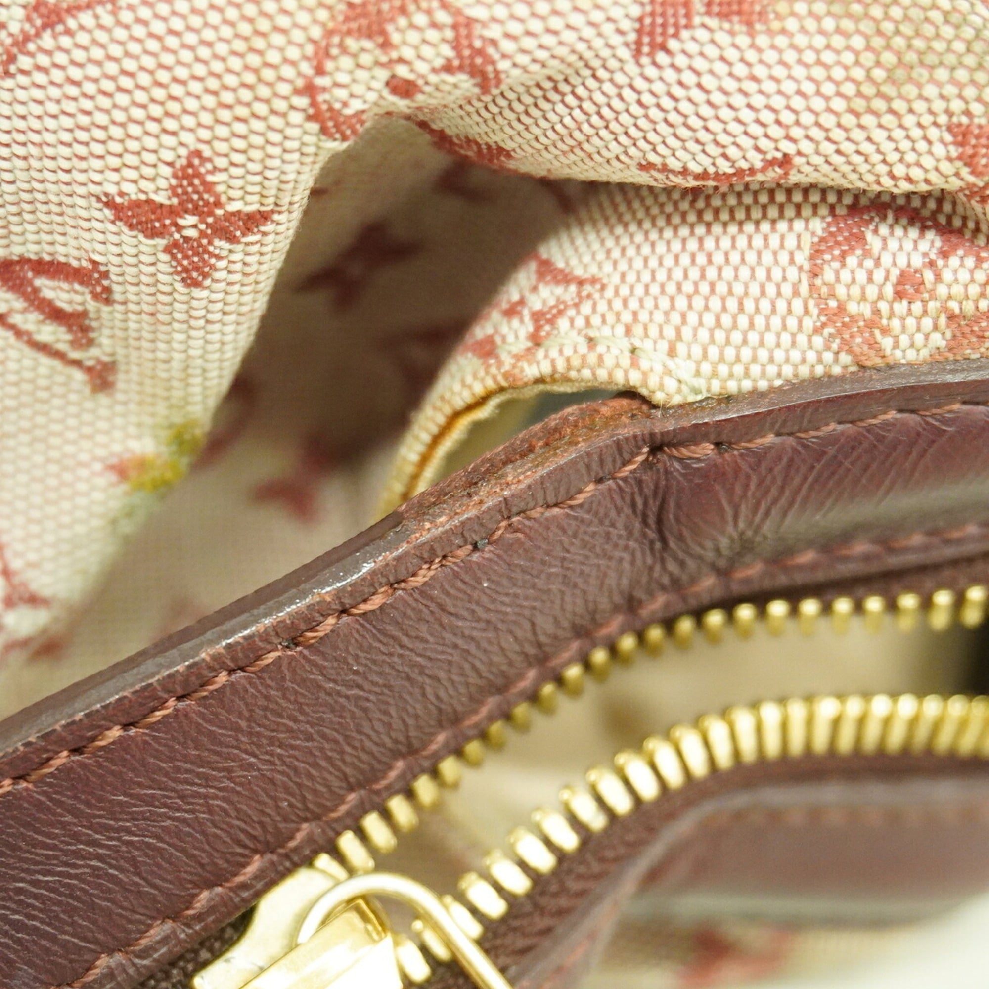 Louis Vuitton Cerise Handbag (Pre-Owned)