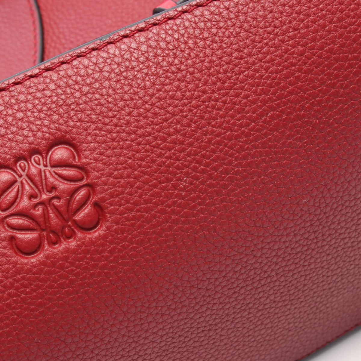 Loewe Red Color Leather Handbag (Pre-Owned)
