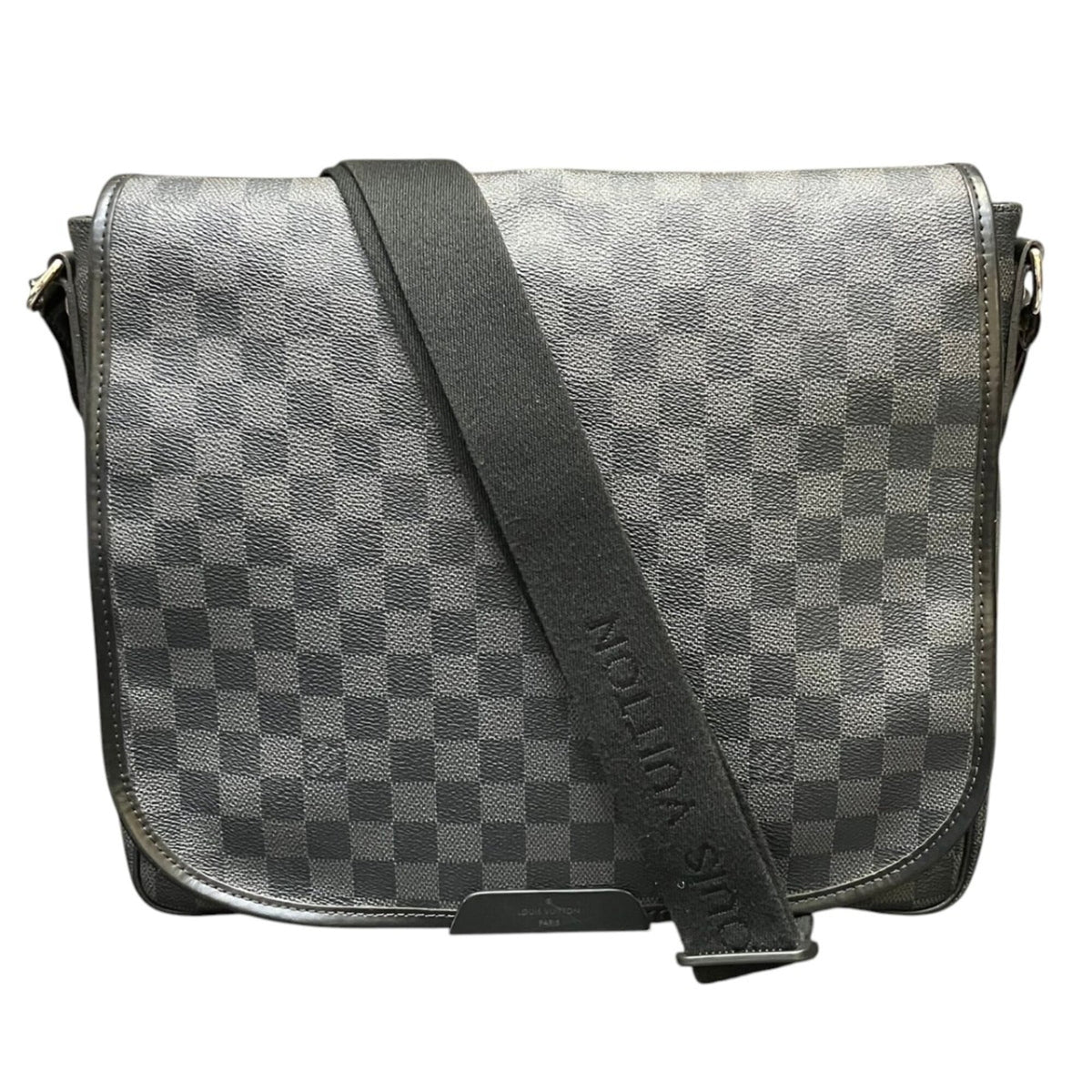 Louis Vuitton Black Shoulder Bag (Pre-Owned)