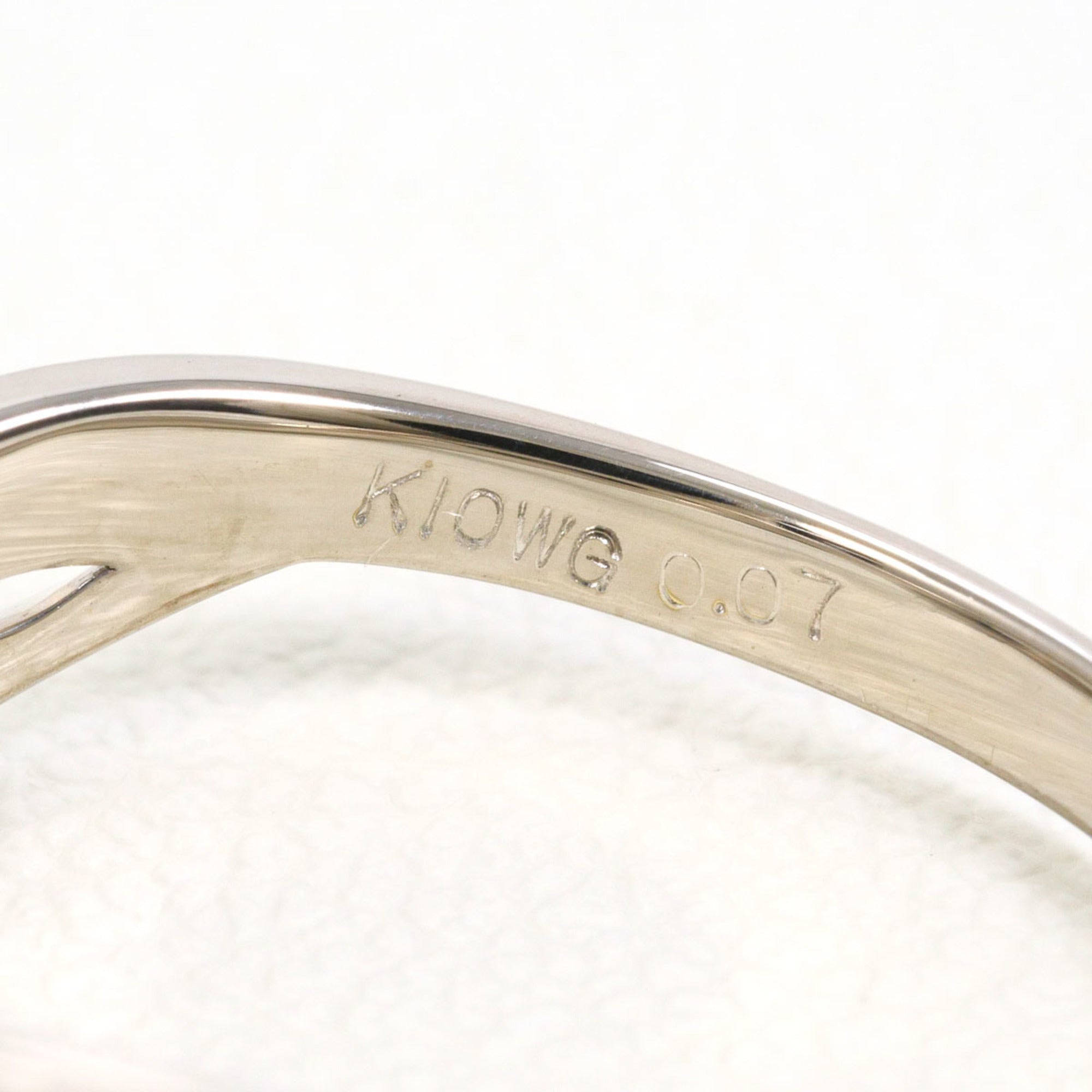 Unbranded White Gold White Gold (10K) Band Ring (Pre-Owned)