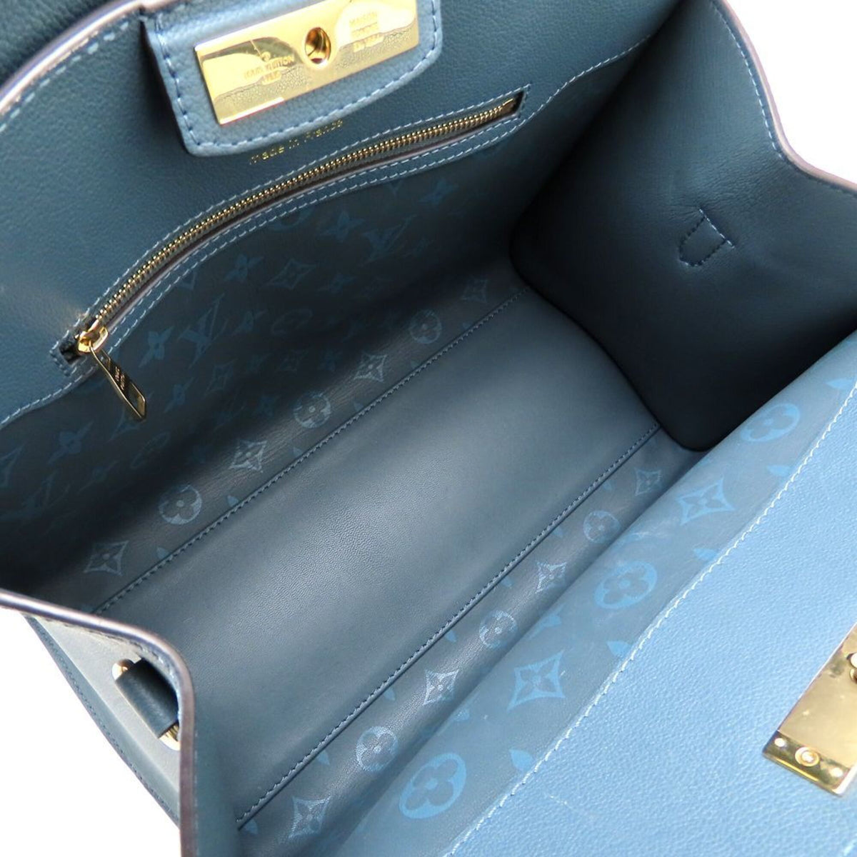 Louis Vuitton Blue Handbag (Pre-Owned)