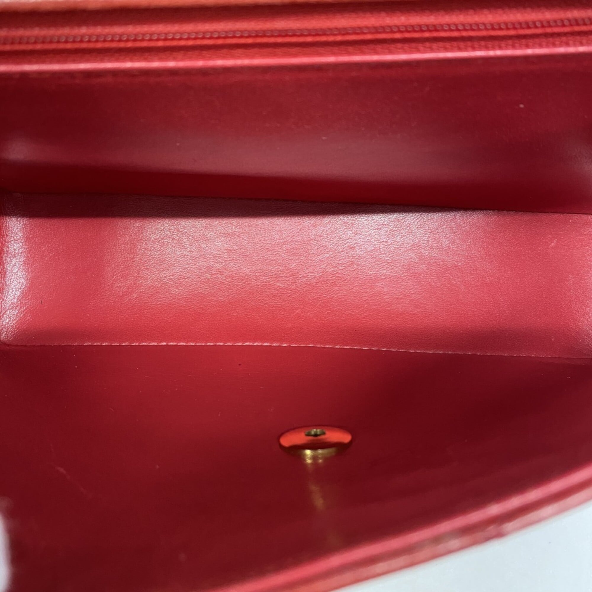 Chanel Red Color Leather Shoulder Bag (Pre-Owned)