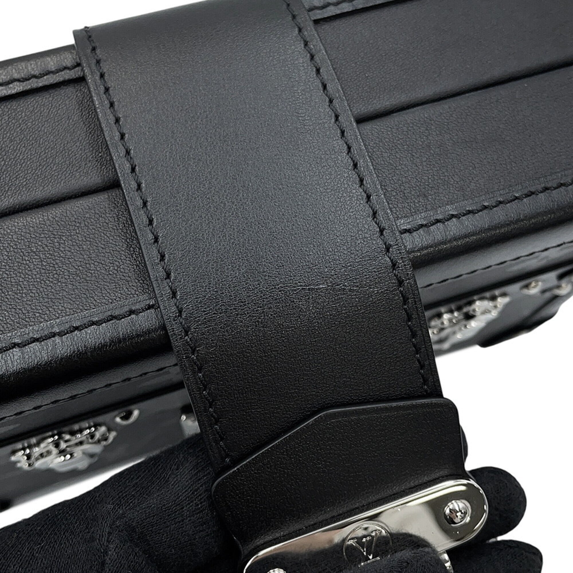 Louis Vuitton Monogram Noir Monogram Clutch Bag Handbag Shoulder Bag (Pre-Owned)