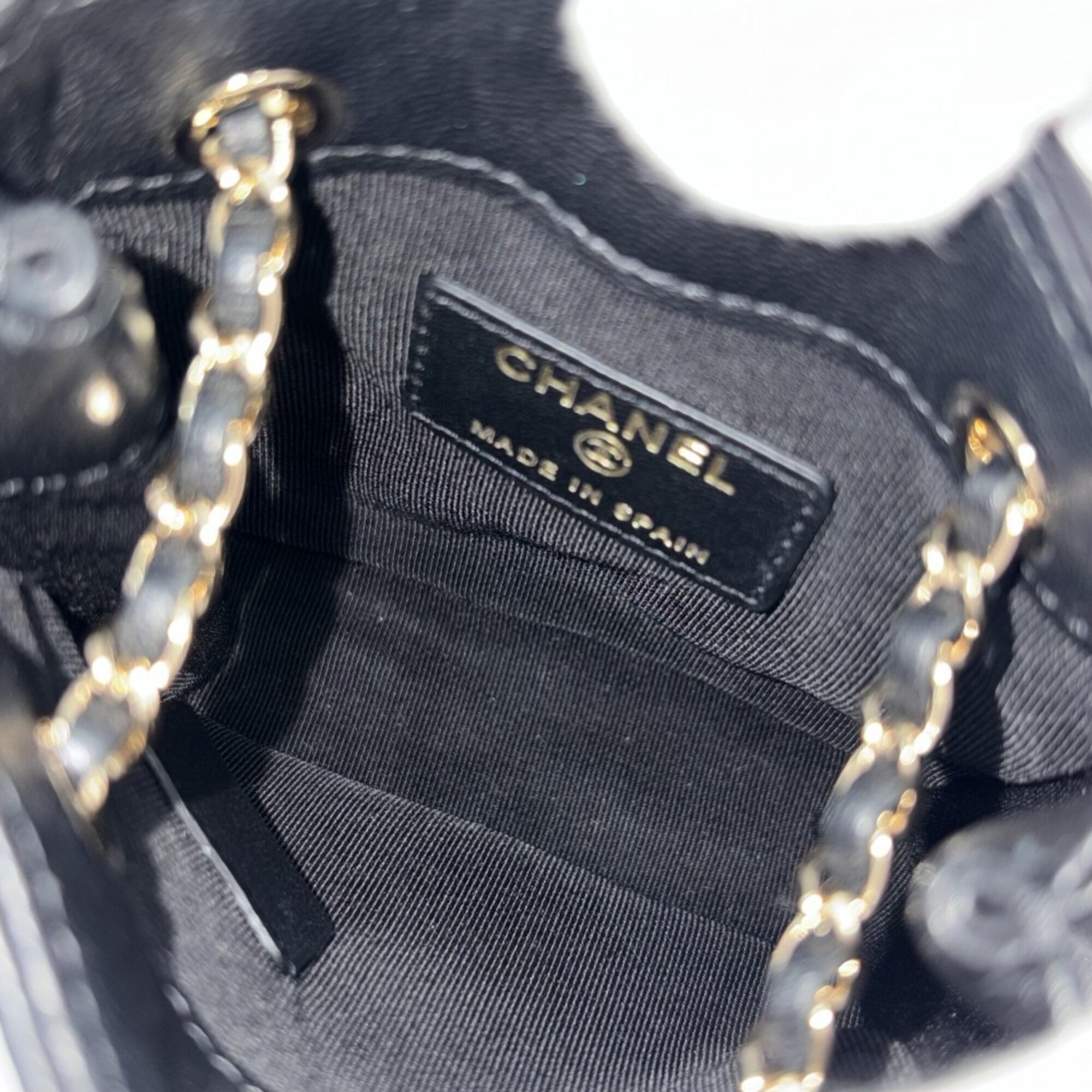 Chanel Matelasse Black Leather Pochette Shoulder Bag (Pre-Owned)