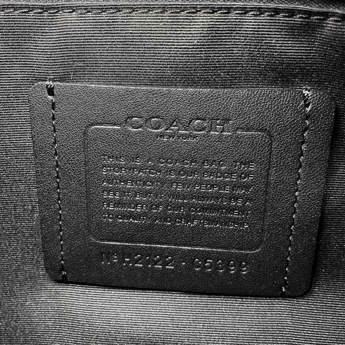 Coach Black Leather Shoulder Bag (Pre-Owned)
